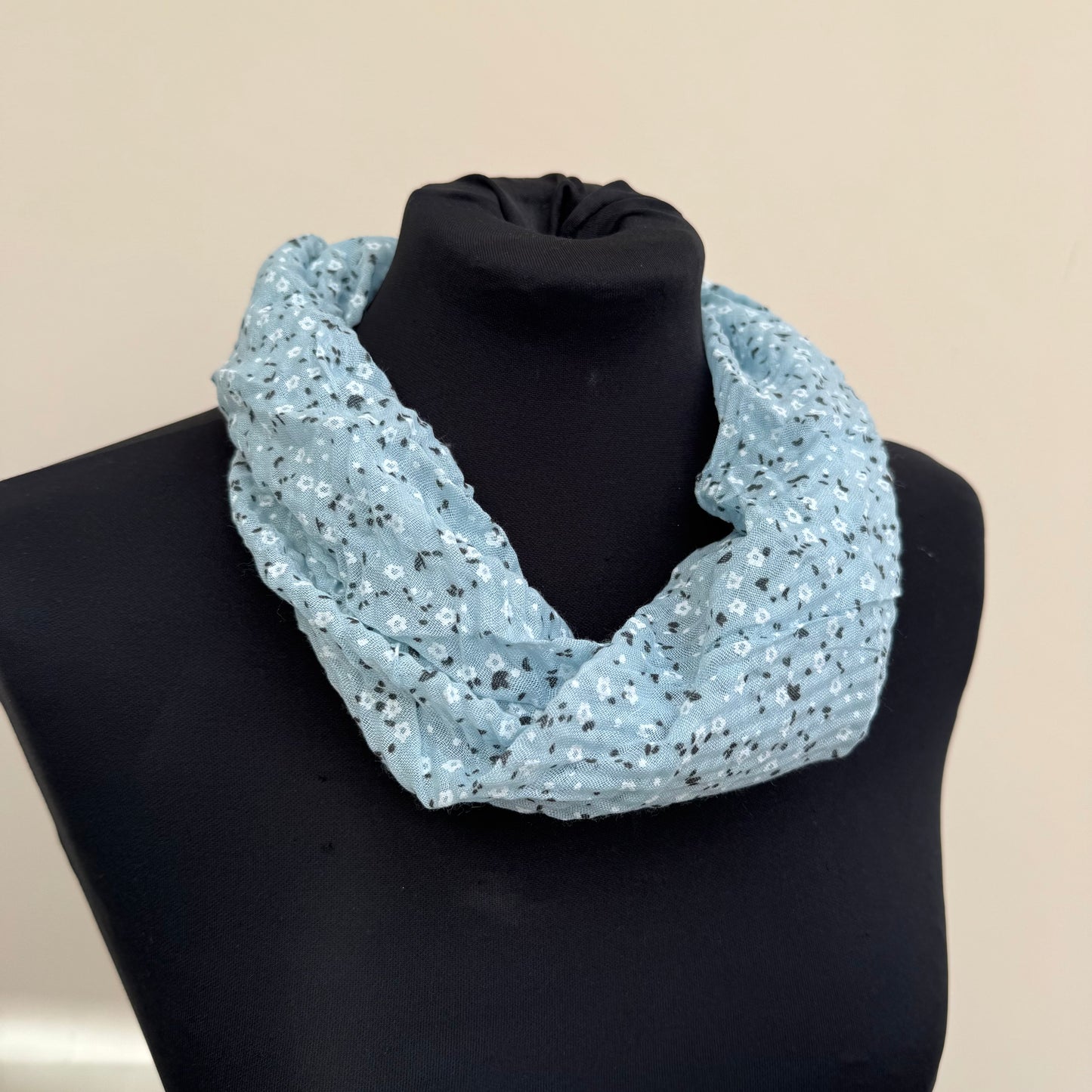 Passion MM2011 Magnetic Crinkle Scarf with Ditsy Daisy Print