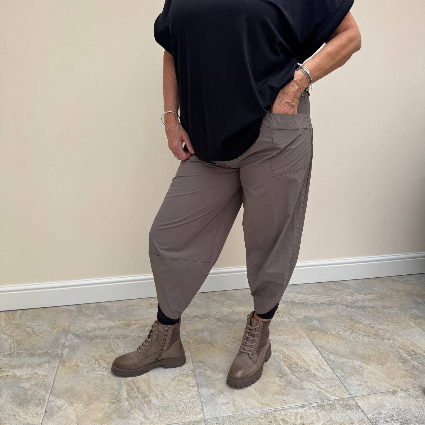 Malissa J WF2367 Nylon ankle Grazer Trousers