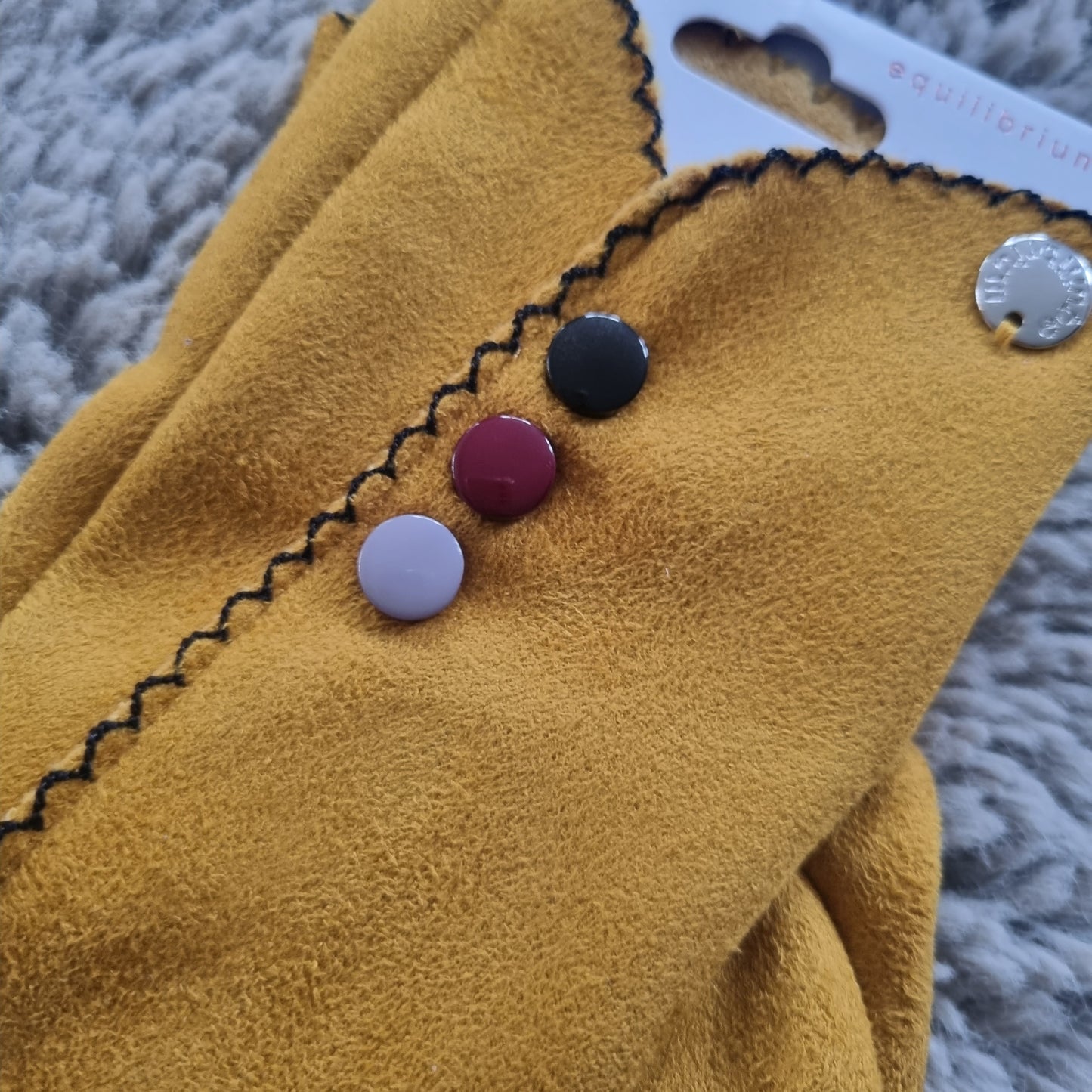 Equilibrium Modern stitch gloves