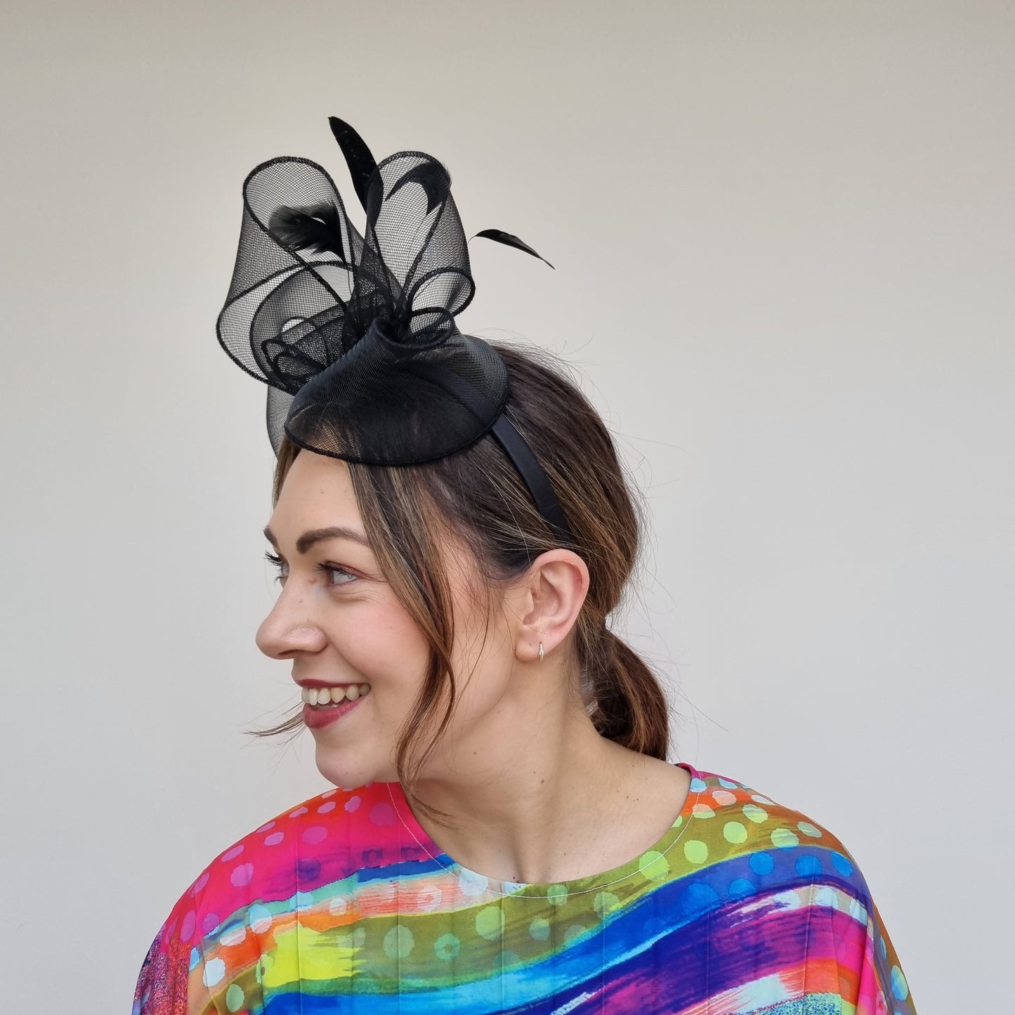 J Bees JB24/22 Crin Bow Fascinator In Black