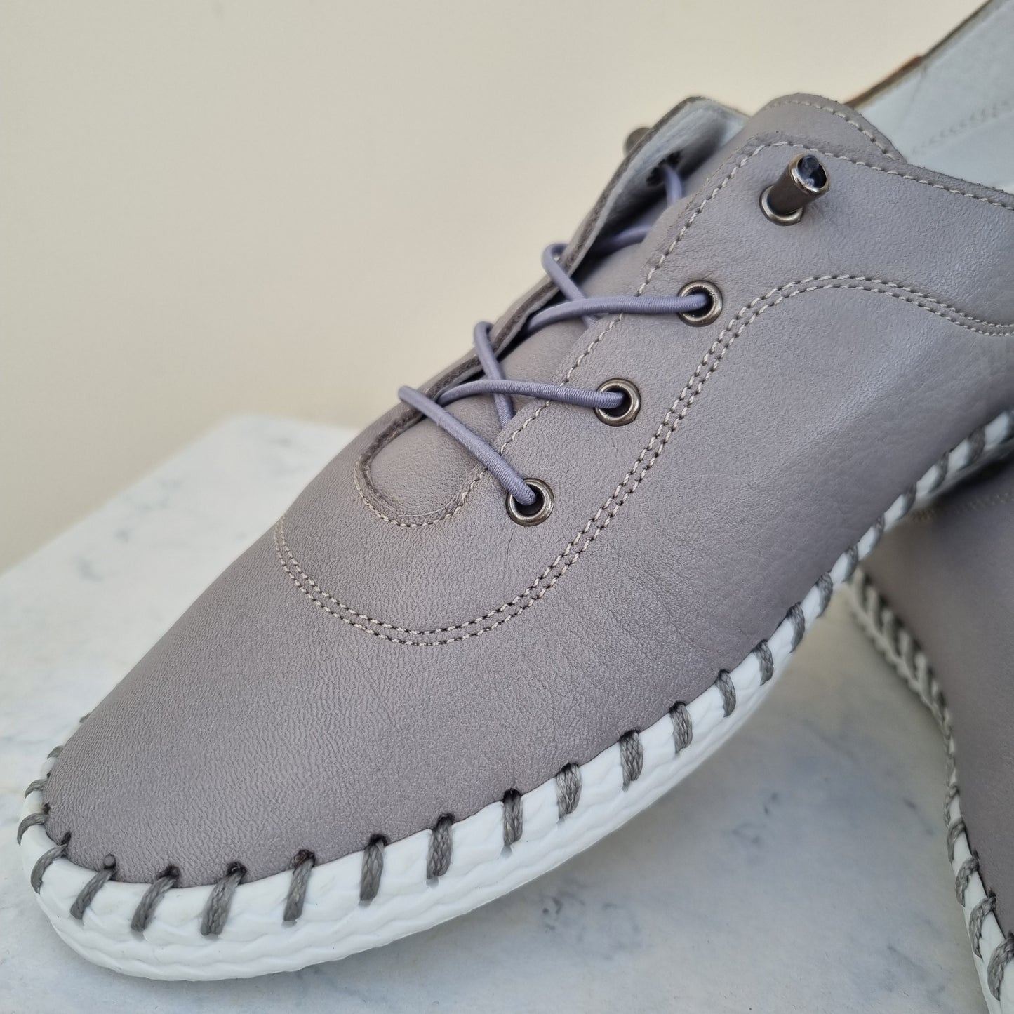 Shoozy Iris Leather Plimsole