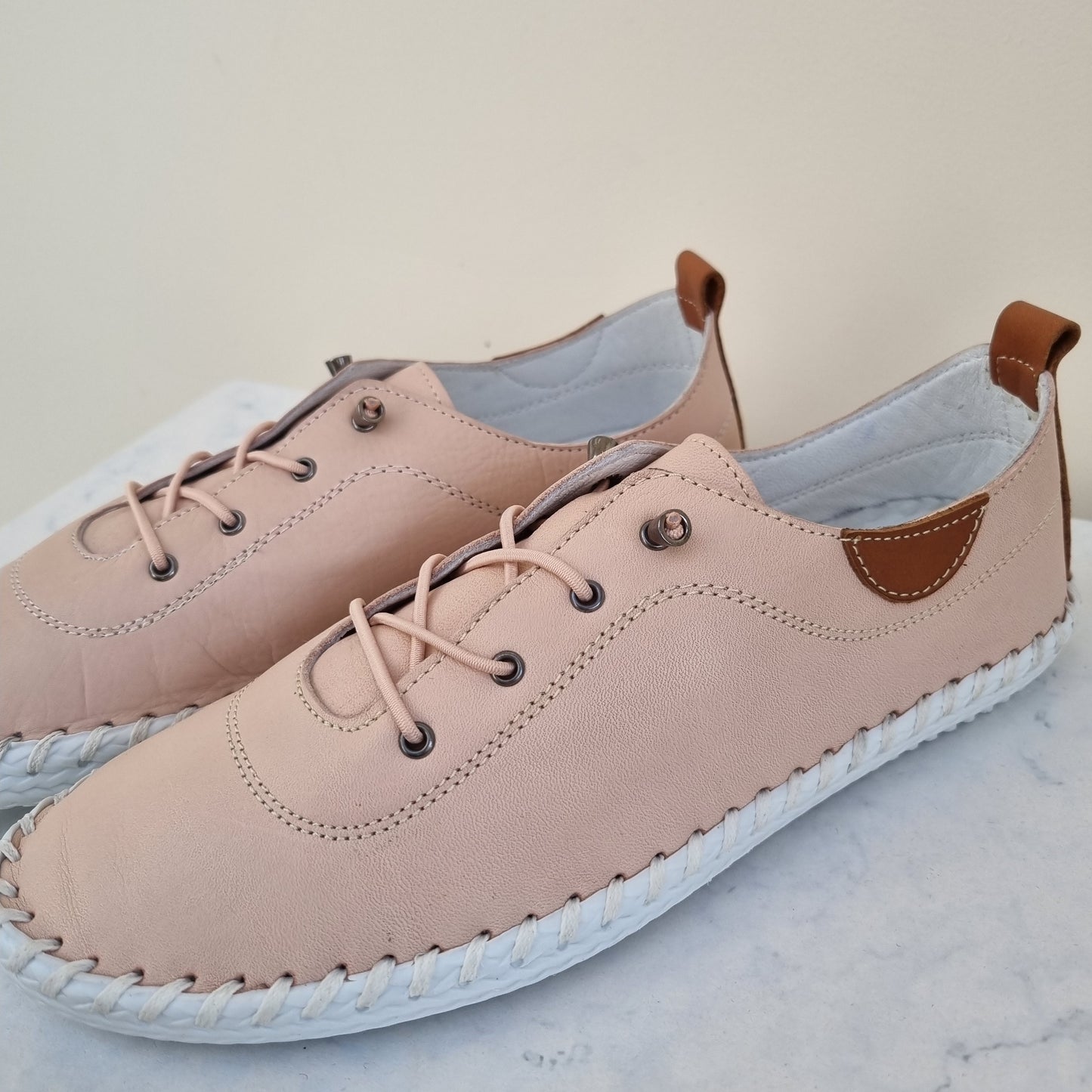 Shoozy Iris Leather Plimsole