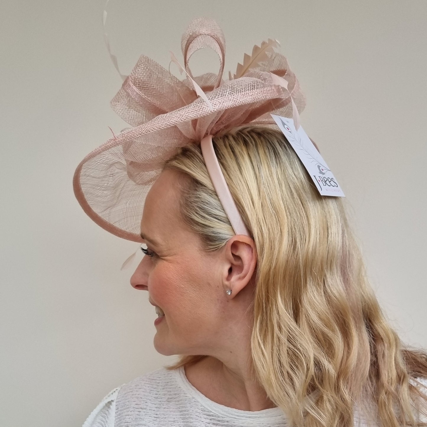 JB23/277 Feather Bow Hatinator In Pinks