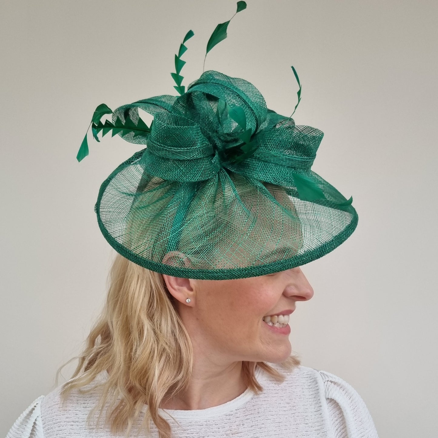 JB23/277 Feather Bow Hatinator In Greens