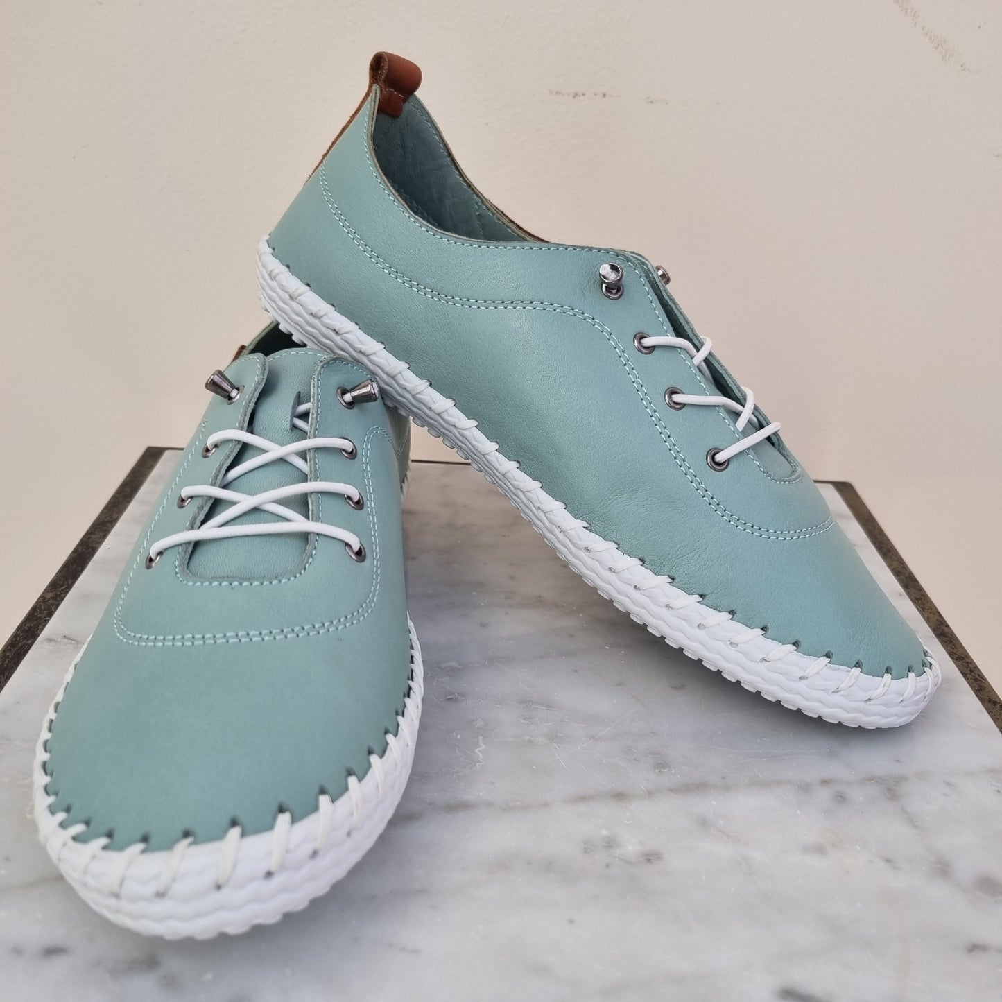 Shoozy Iris Leather Plimsole