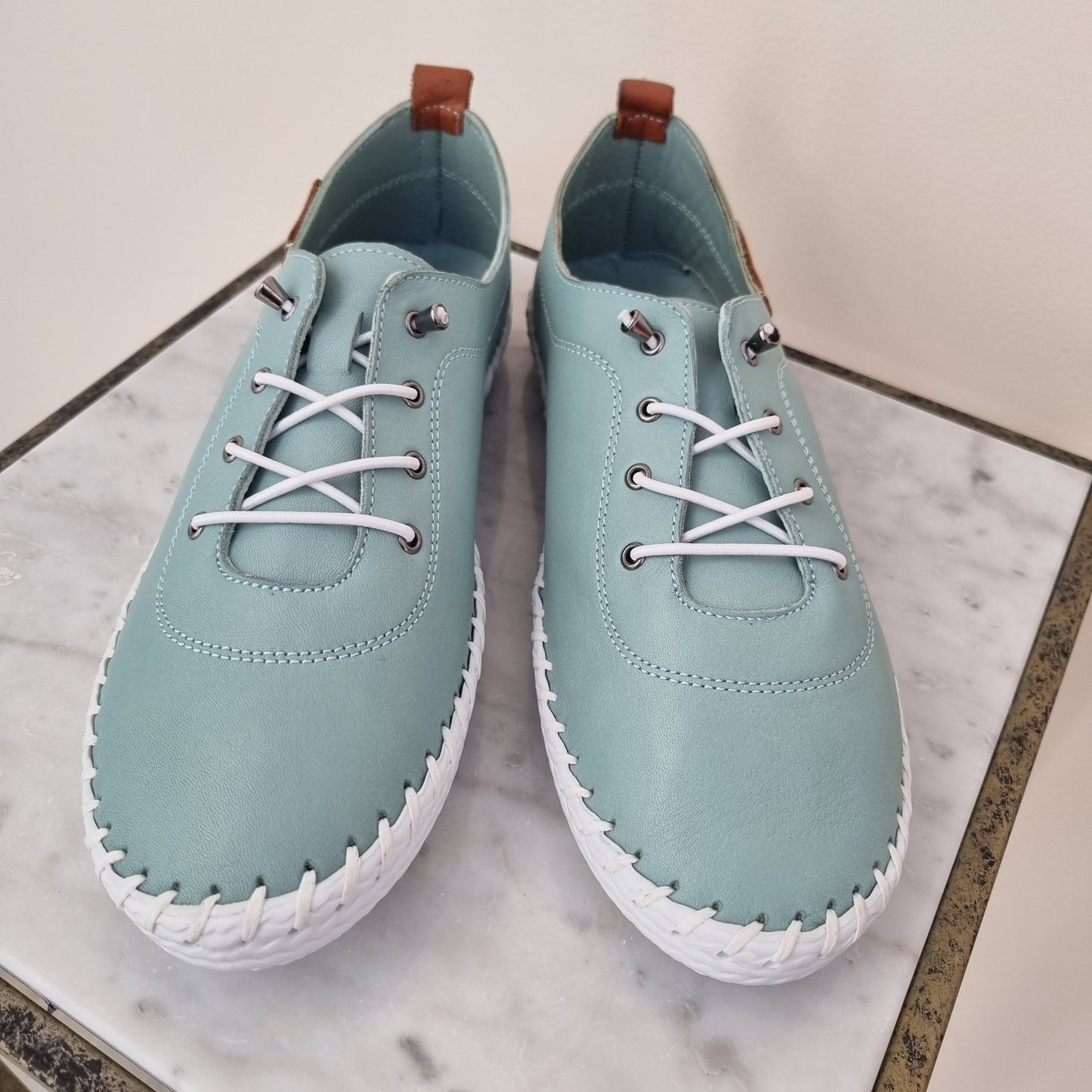 Shoozy Iris Leather Plimsole