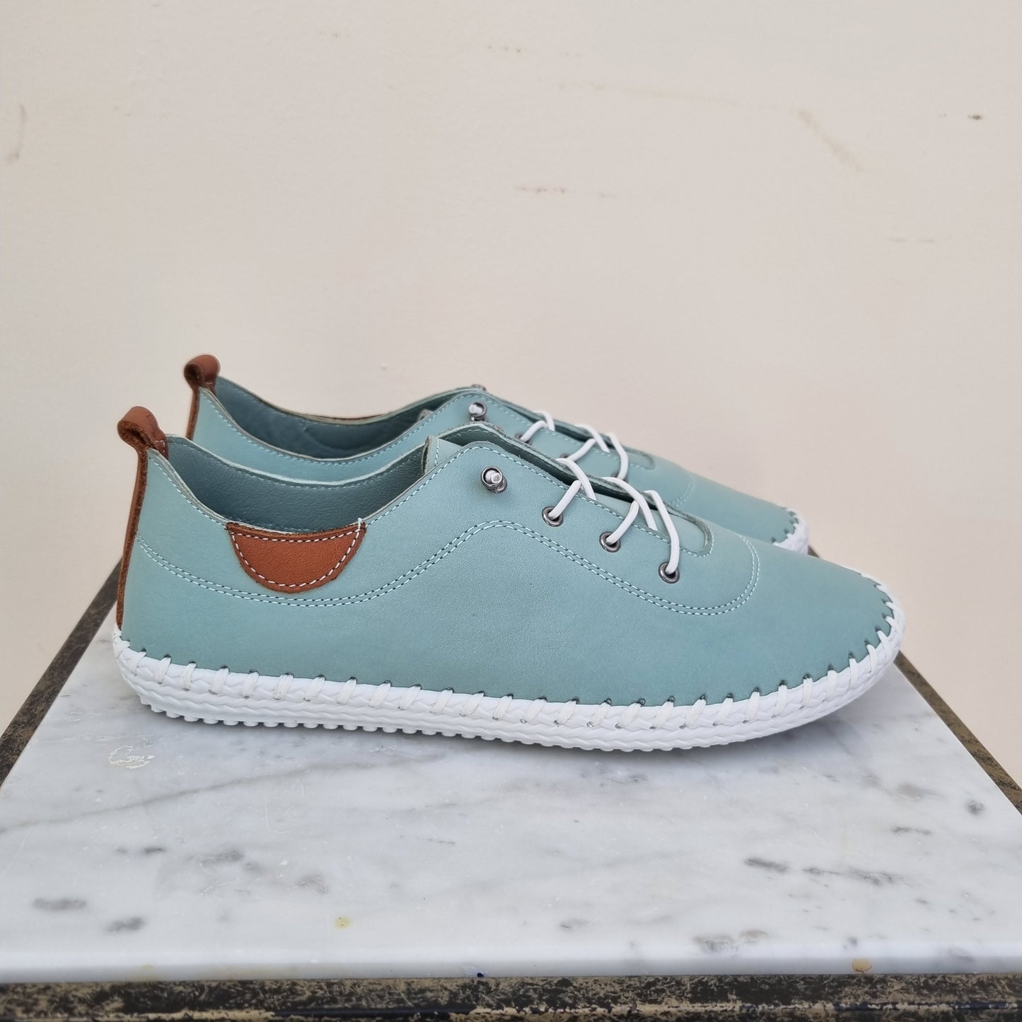 Shoozy Iris Leather Plimsole