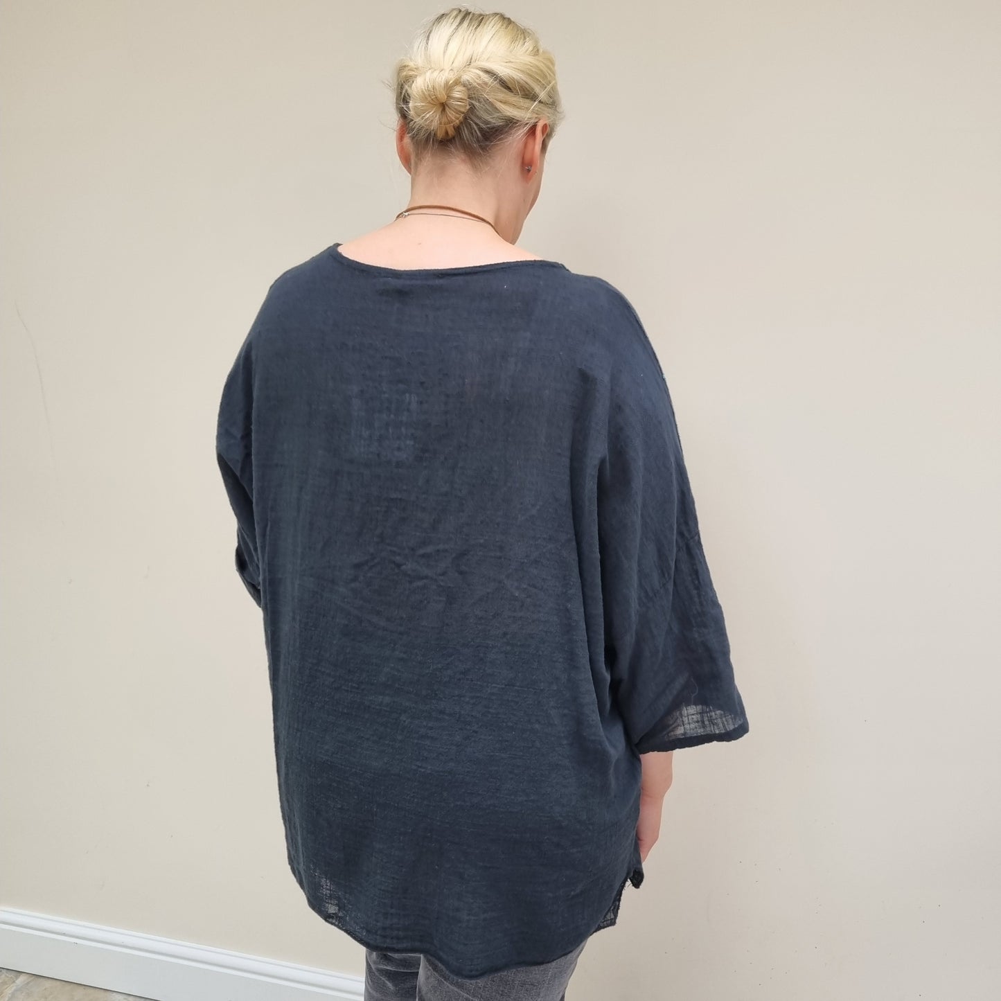 2 Pocket Linen Top With Necklace