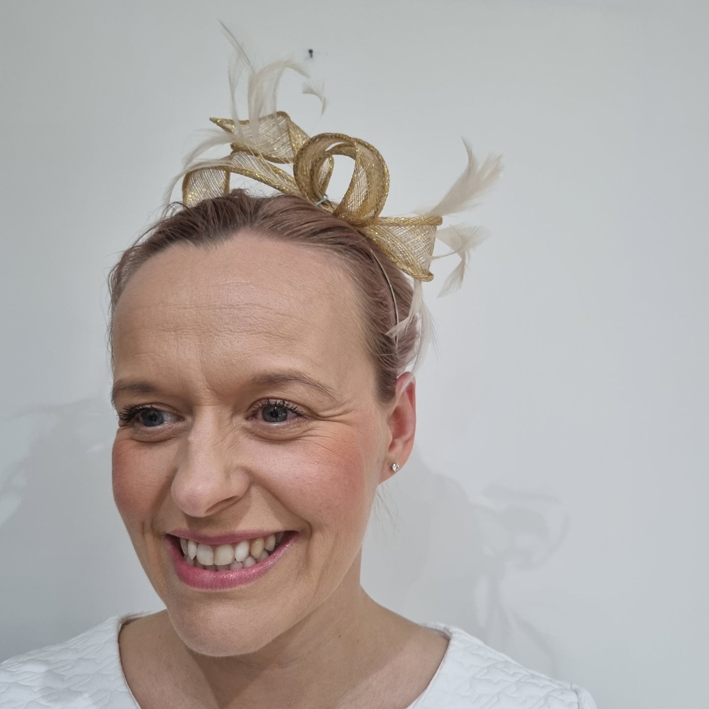 Max and Ellie AF5 Small Fascinator on Headband in Gold