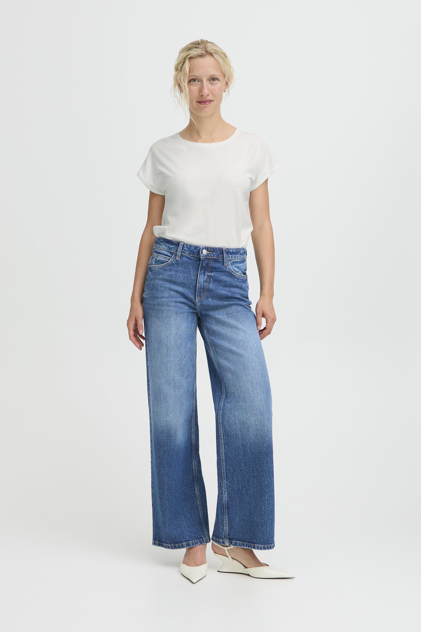 B.Young BYPAMILA Open neck T-shirt