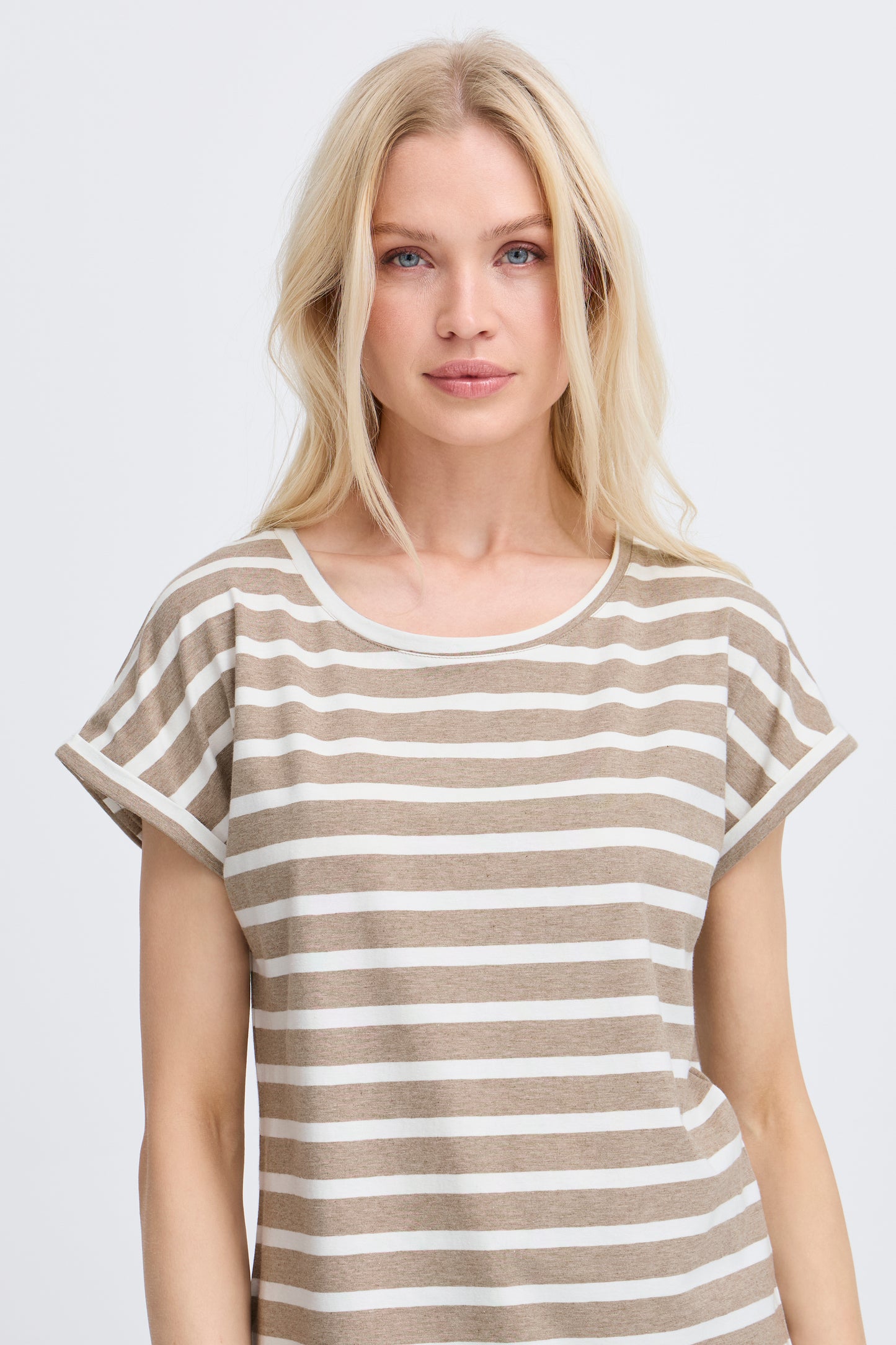 B.Young BYPAMILA Open neck T-shirt