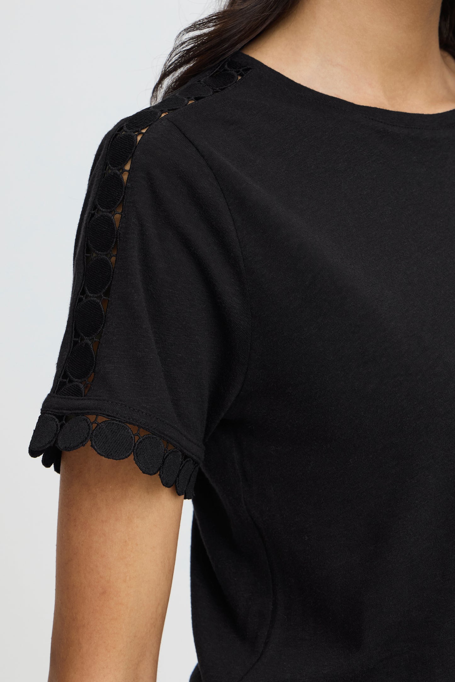B.Young BYSOLTA Tee