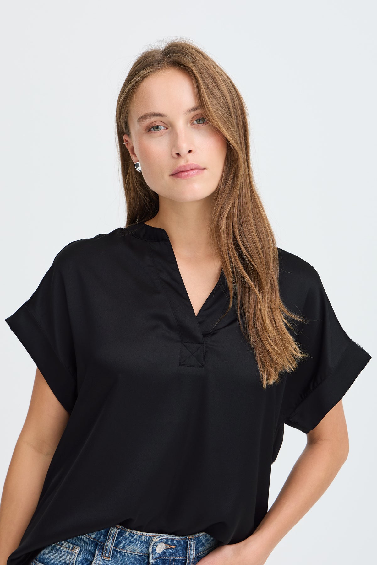 B.Young Byselita V Placket Neck