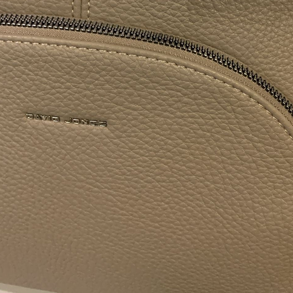 David Jones large back pack 6905-3