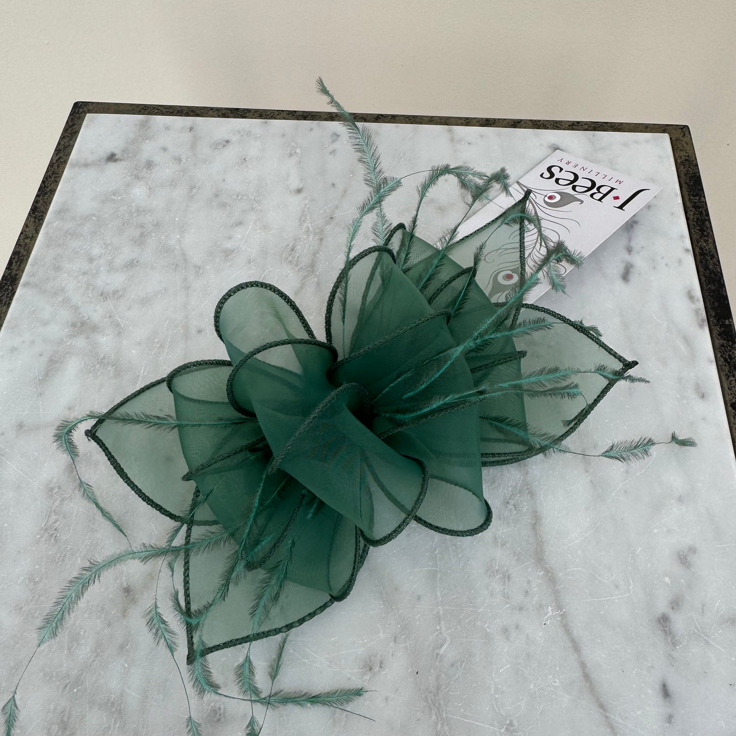 J Bees 9826 Clip Fascinator