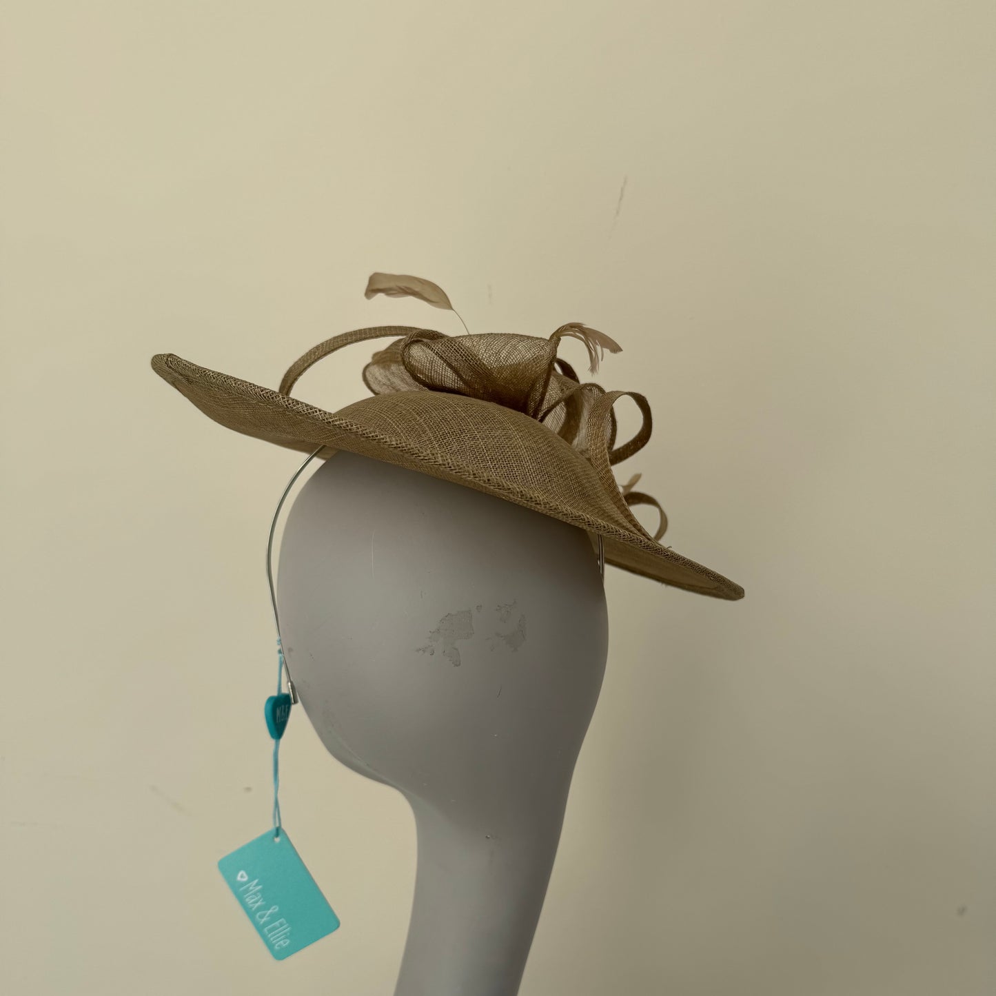 Max and Ellie AD1 Hatinator Disc in Nudes