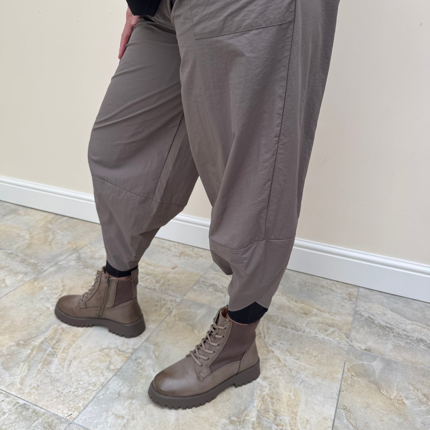 Malissa J WF2367 Nylon ankle Grazer Trousers