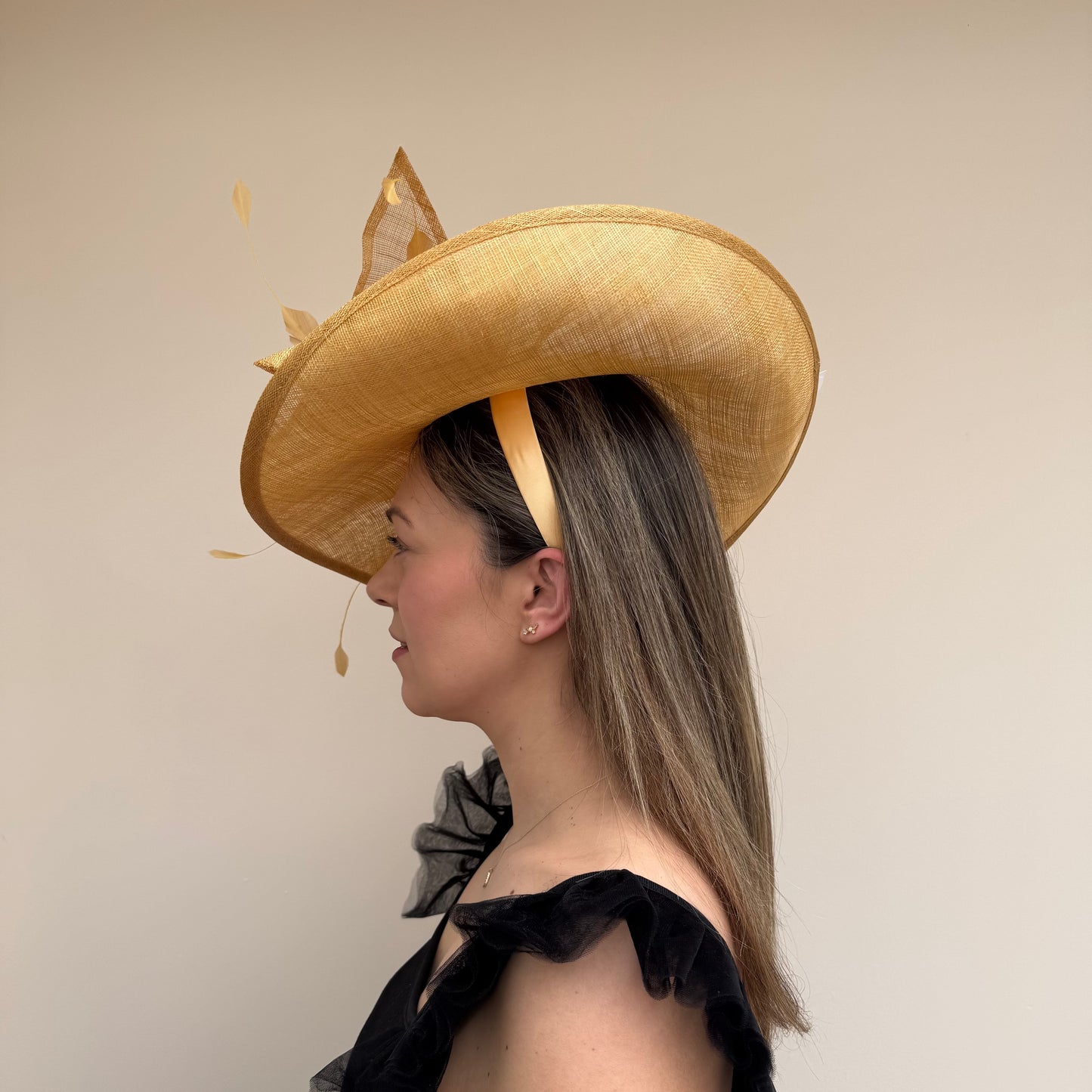 J Bees JB25/93 Honey Yellow Hatinator