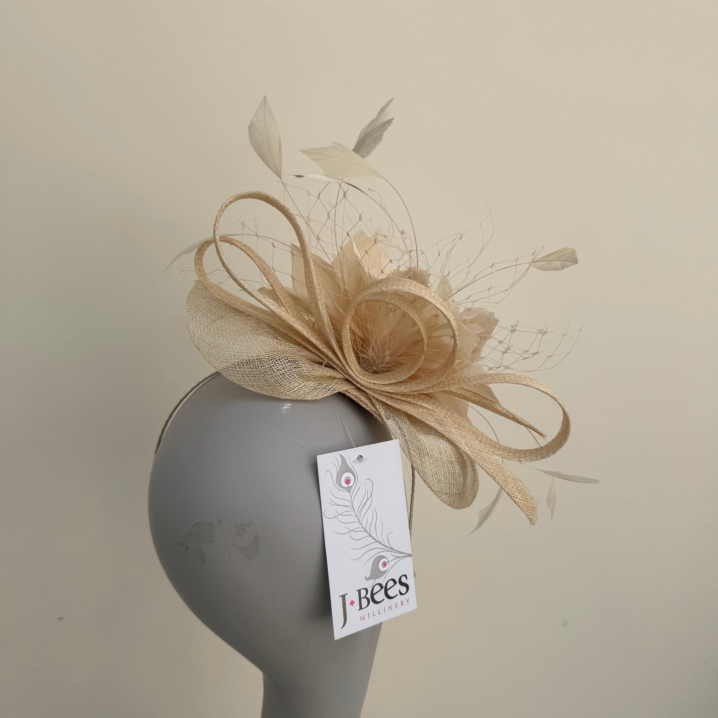 J Bees JB18/040 Nude Fascinator with feathers