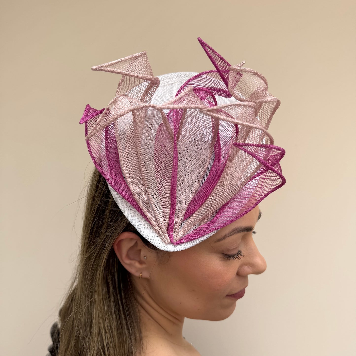 Failsworth 126 Sinamay Hatinaotor White/Cameo/Raspberry