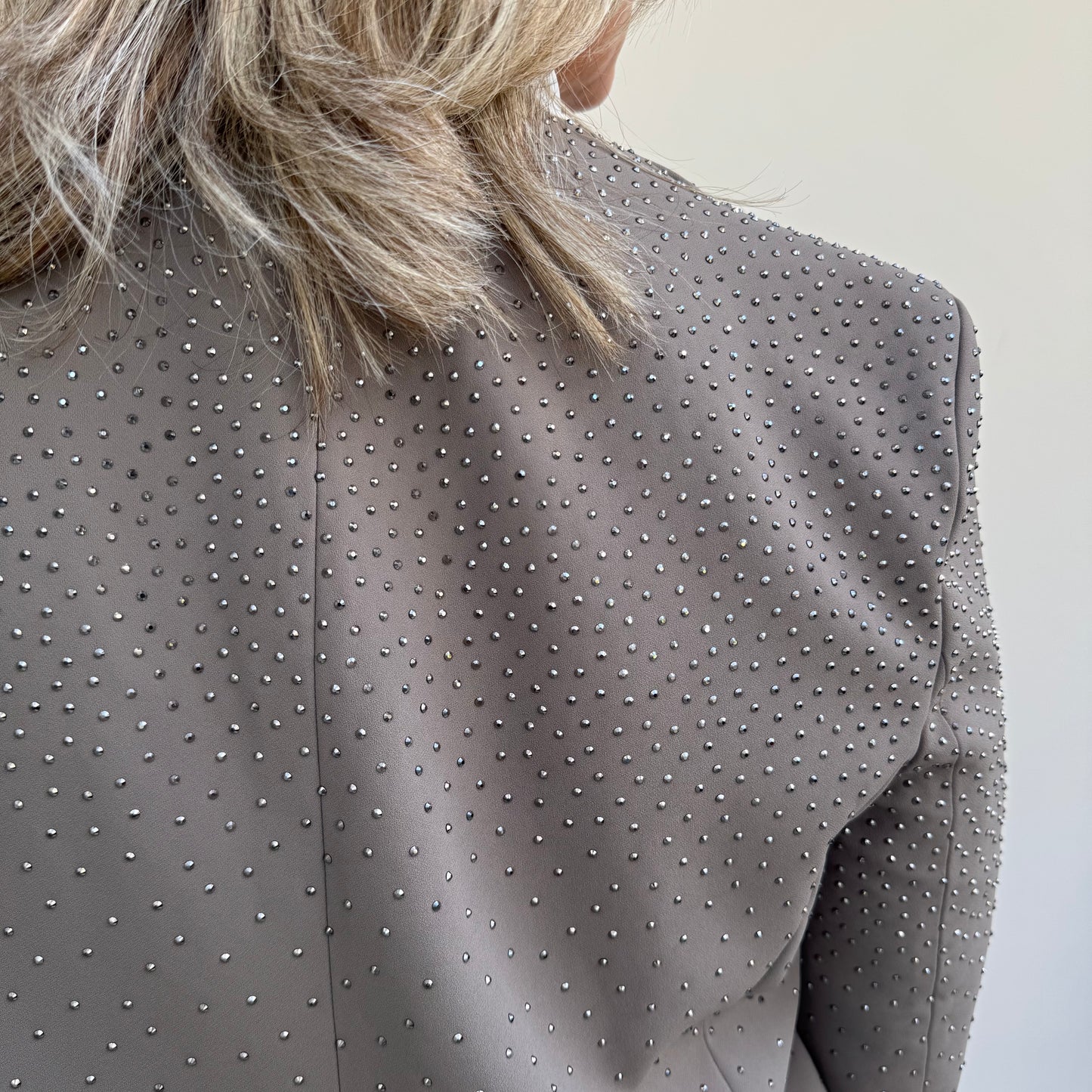 Malissa J WF2600 Panel Detail Graduated Stud Blazer