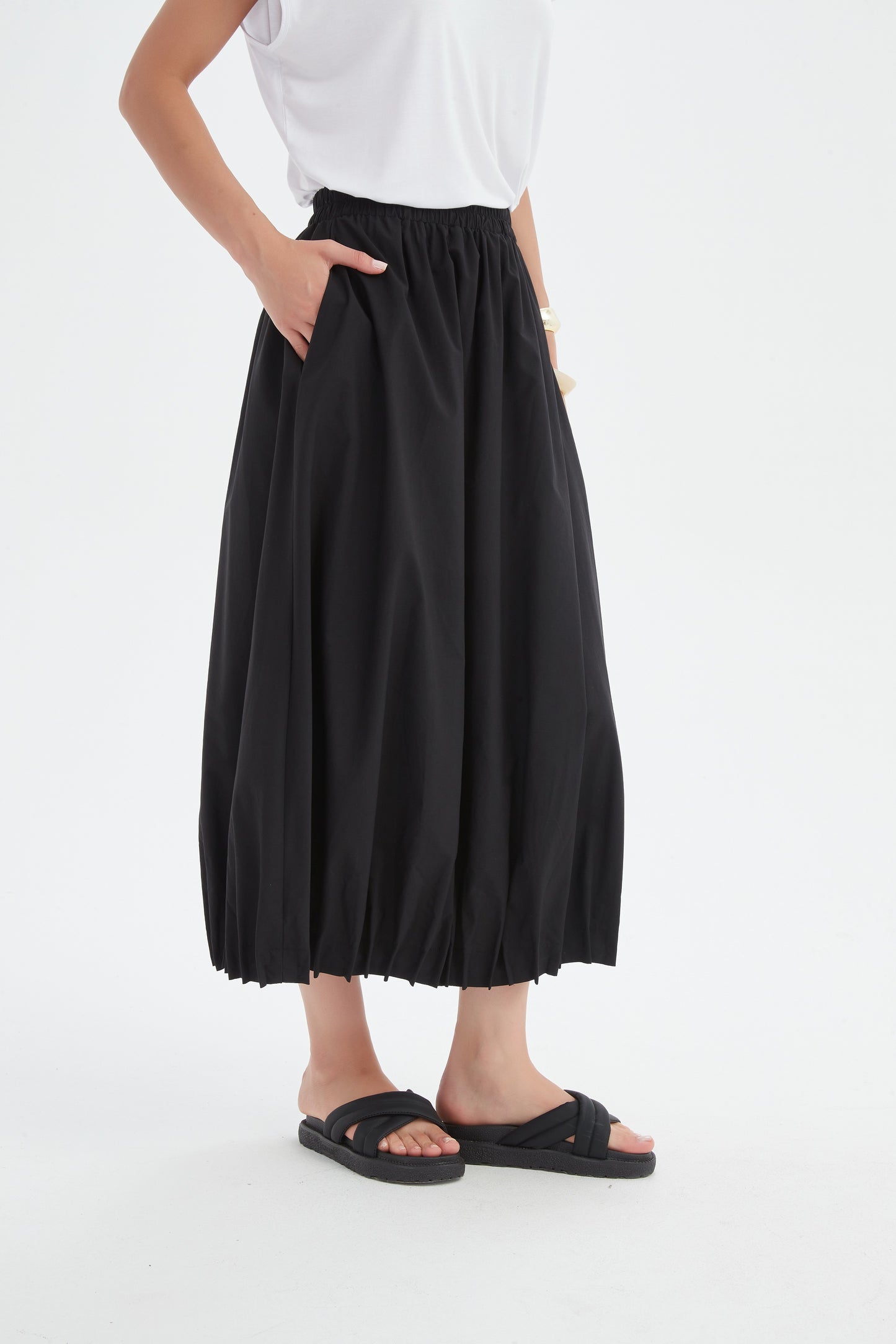 Tirelli 25P3735 Pin Tuck Hem Skirt