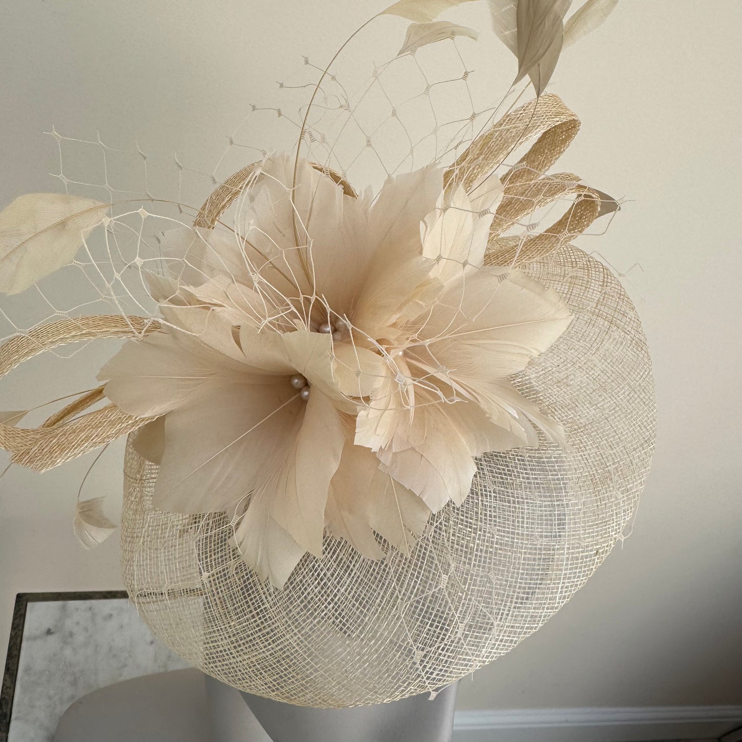 J Bees JB18/040 Nude Fascinator with feathers
