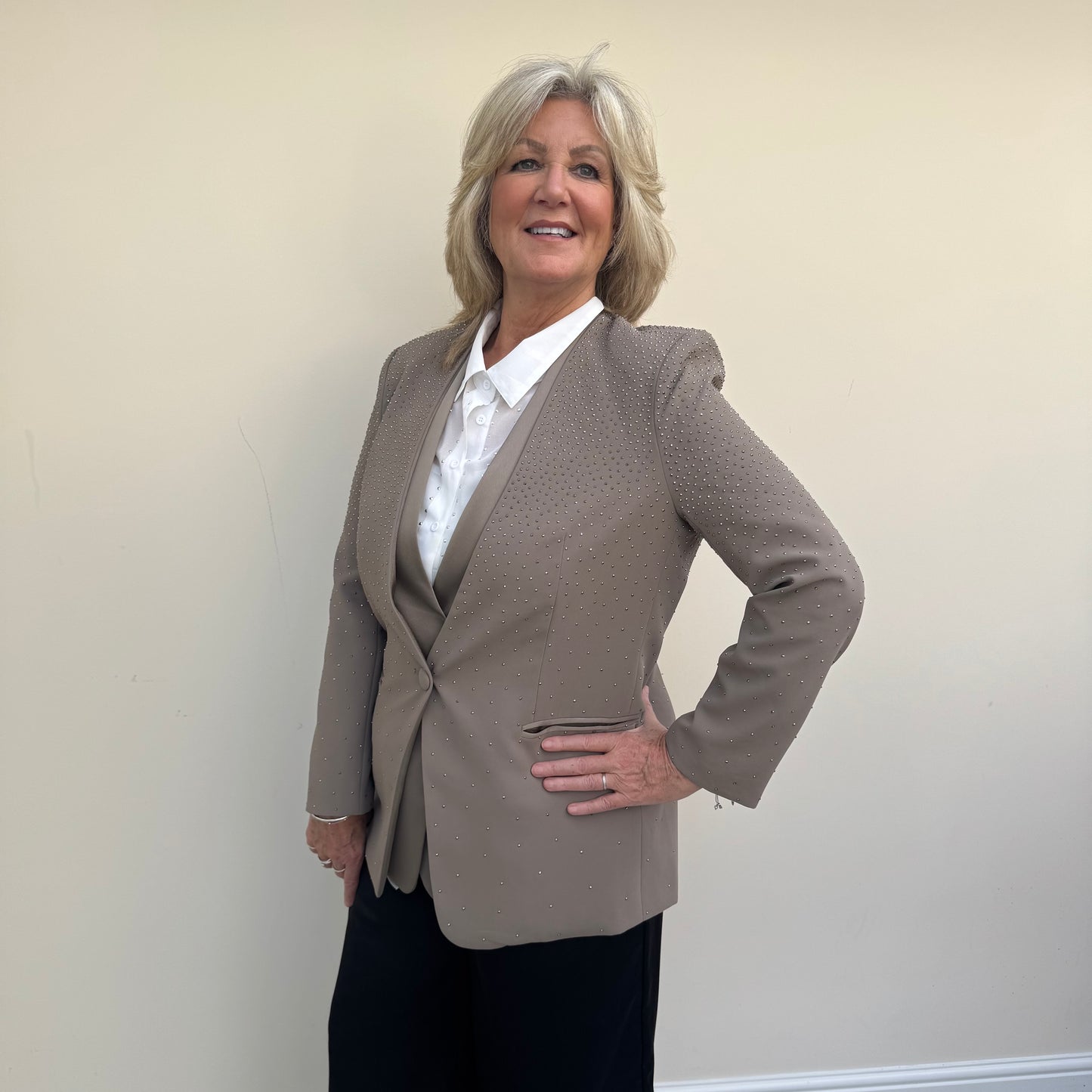 Malissa J WF2600 Panel Detail Graduated Stud Blazer