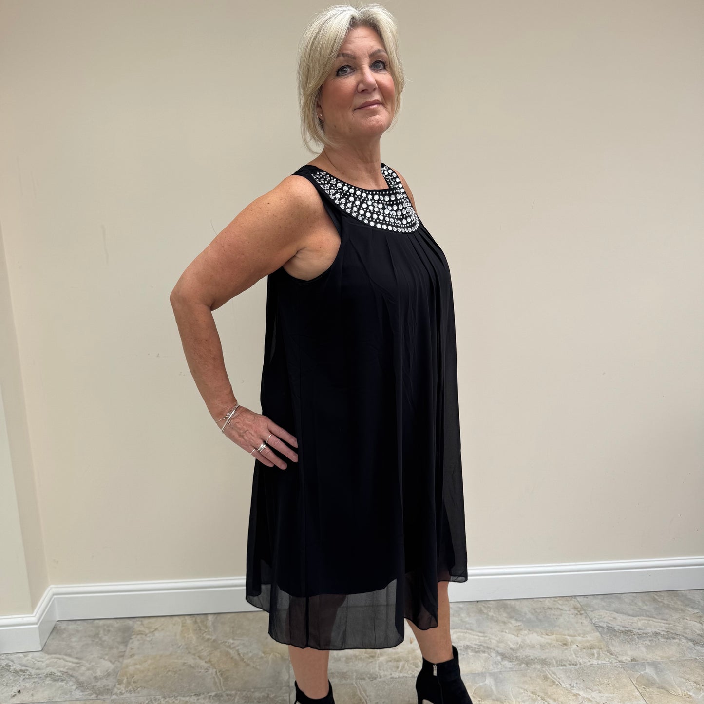 Malissa J WF2114 Sleeveless Dress