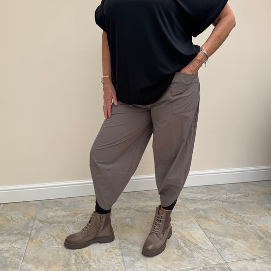 Malissa J WF2367 Nylon ankle Grazer Trousers