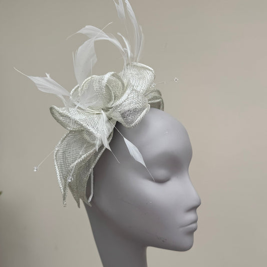 J Bees JB23/318 Ivory Lurex Fascinator