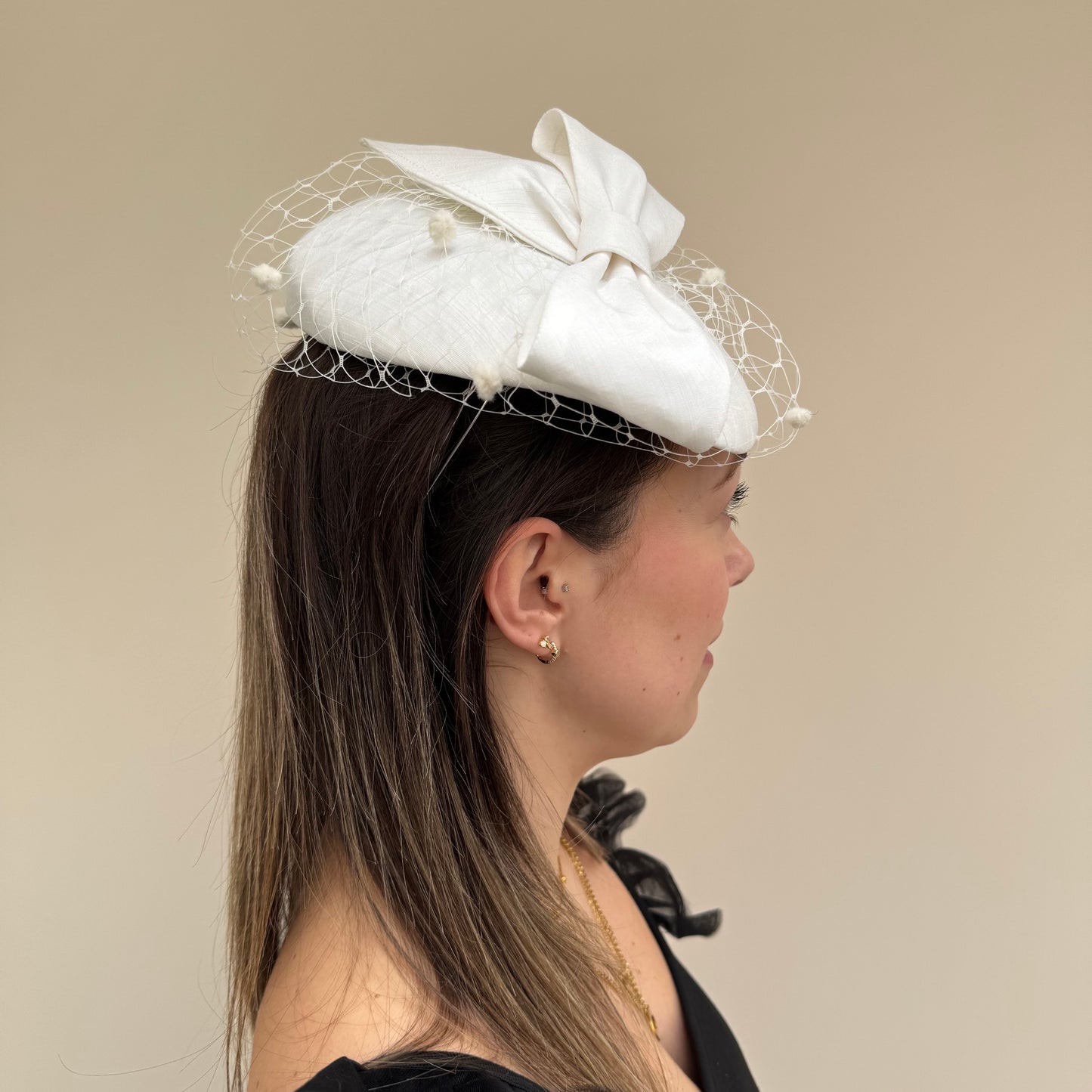 Max and Ellie SP5 Shantung Pillbox with veil and bow Ivory