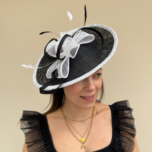 Max and Ellie AD1 Black/White Hatinator Disc