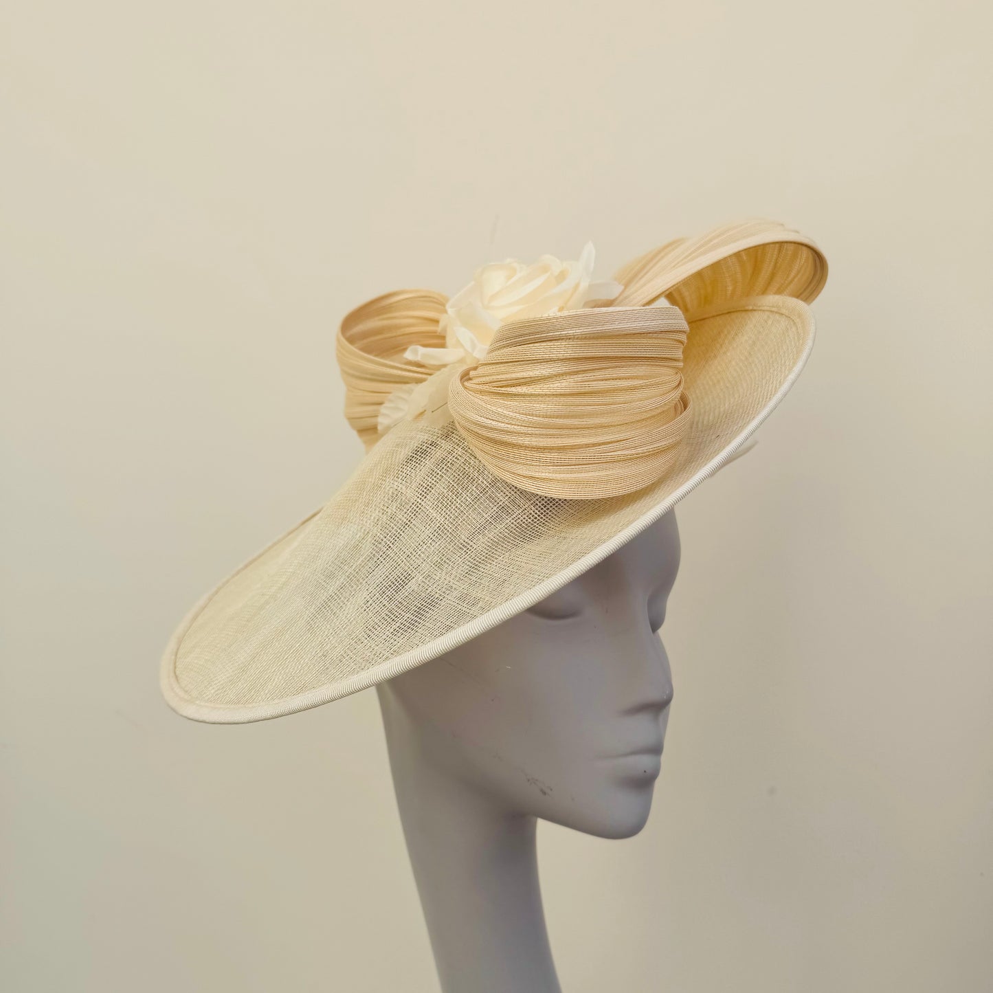 J Bees JB25/59 Champagne Gold Disc Hatinator with Ribbon and Rose Detail