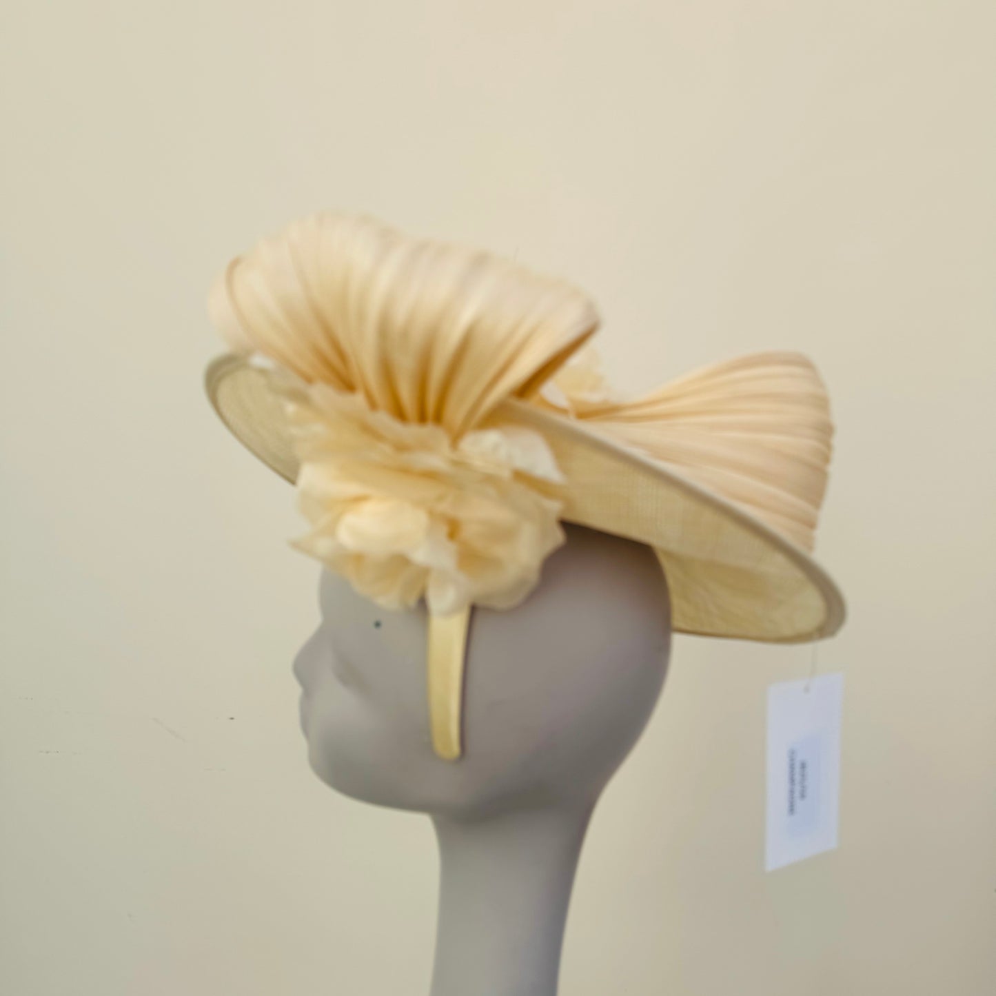 J Bees JB25/59 Champagne Gold Disc Hatinator with Ribbon and Rose Detail