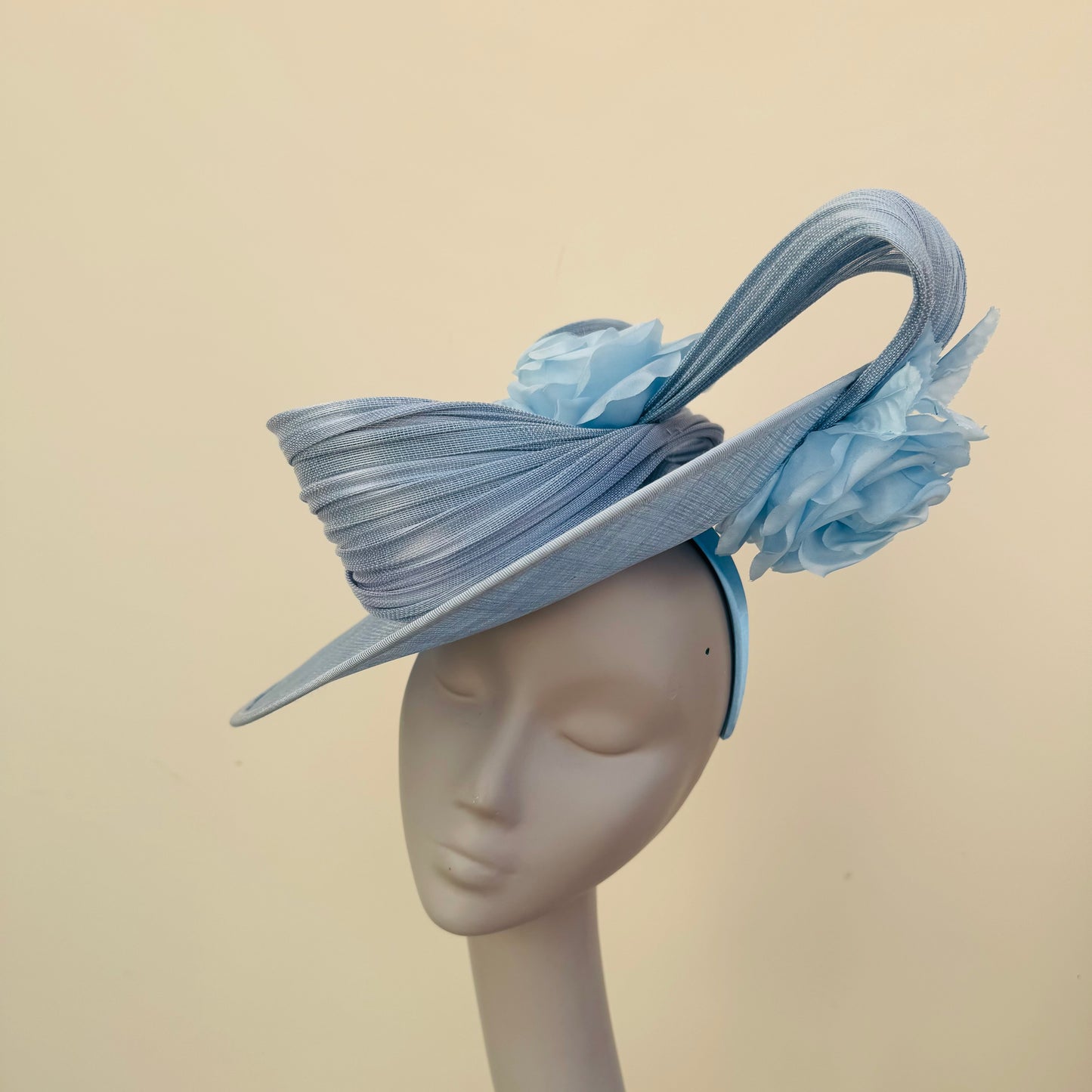 J Bees JB25/59 Baby Blue Disc Hatinator with Ribbon and Rose Detail