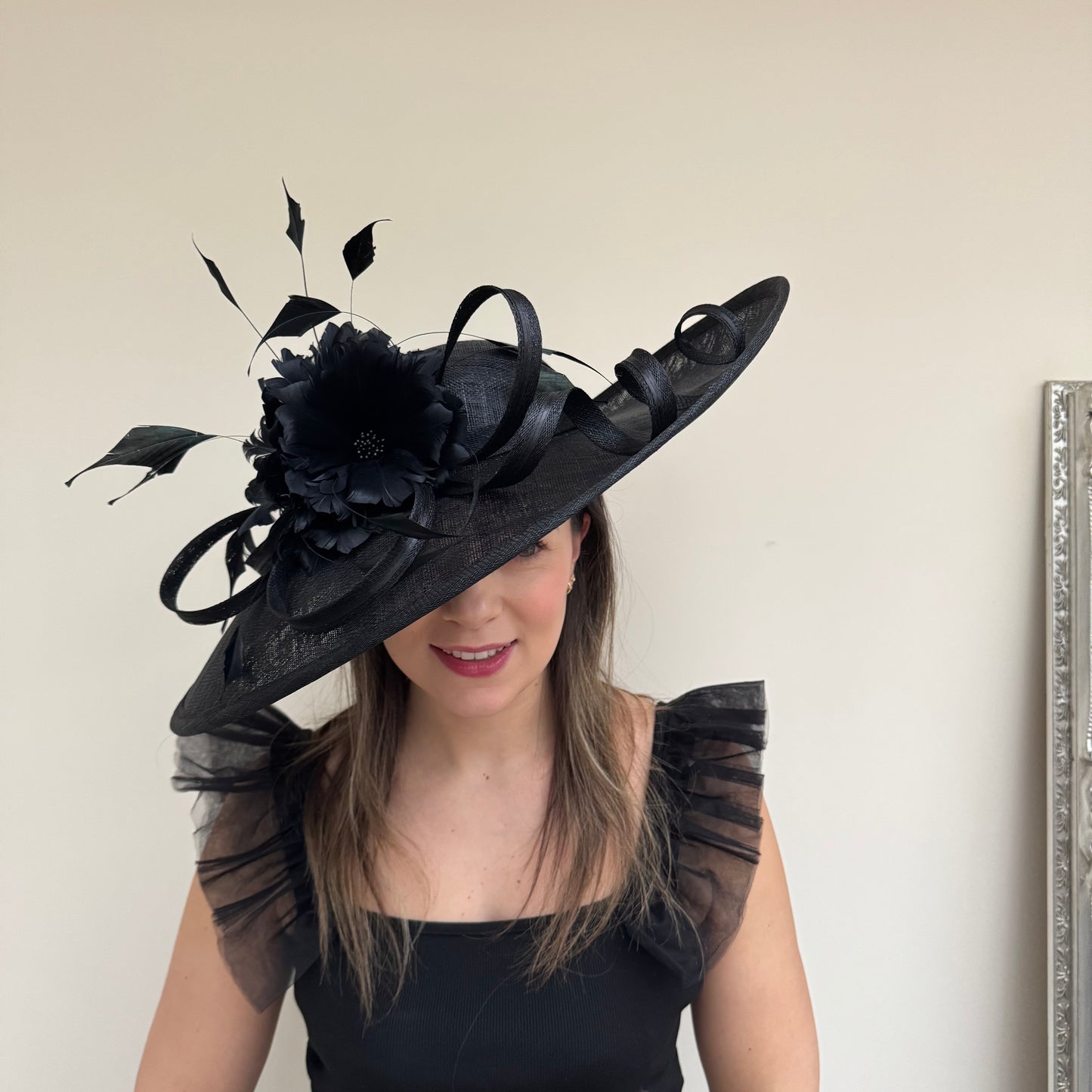 J Bees JB26/1020 Black Feather and Ribbon Hatinator