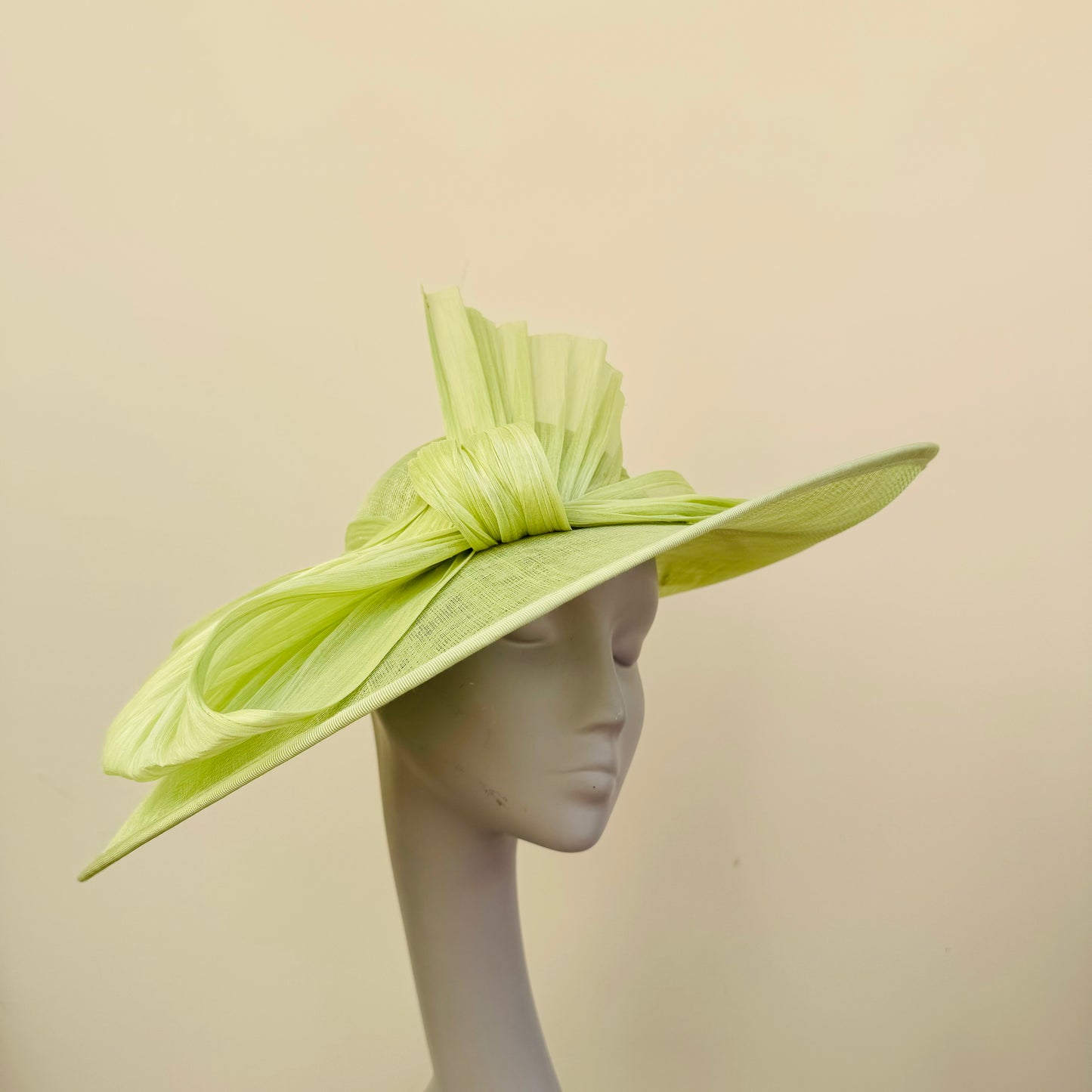 J Bees JB23/280 Willow Green Large Bow Hatinator