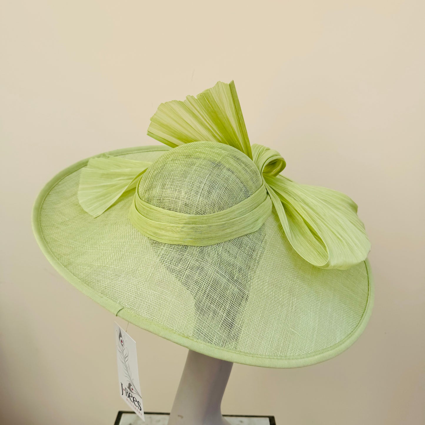J Bees JB23/280 Willow Green Large Bow Hatinator
