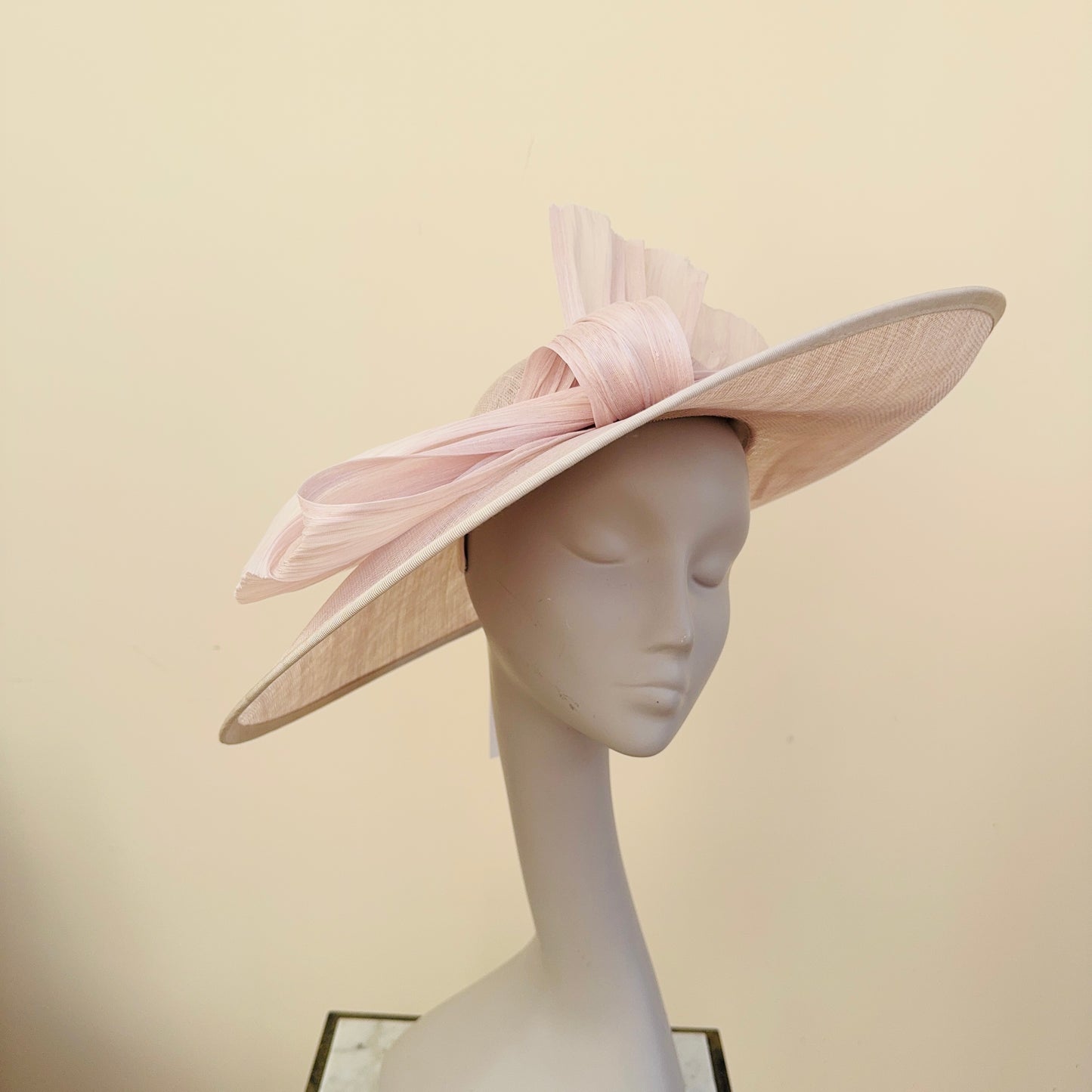 J Bees JB23/280 Lupin Disc Bow Hatinator
