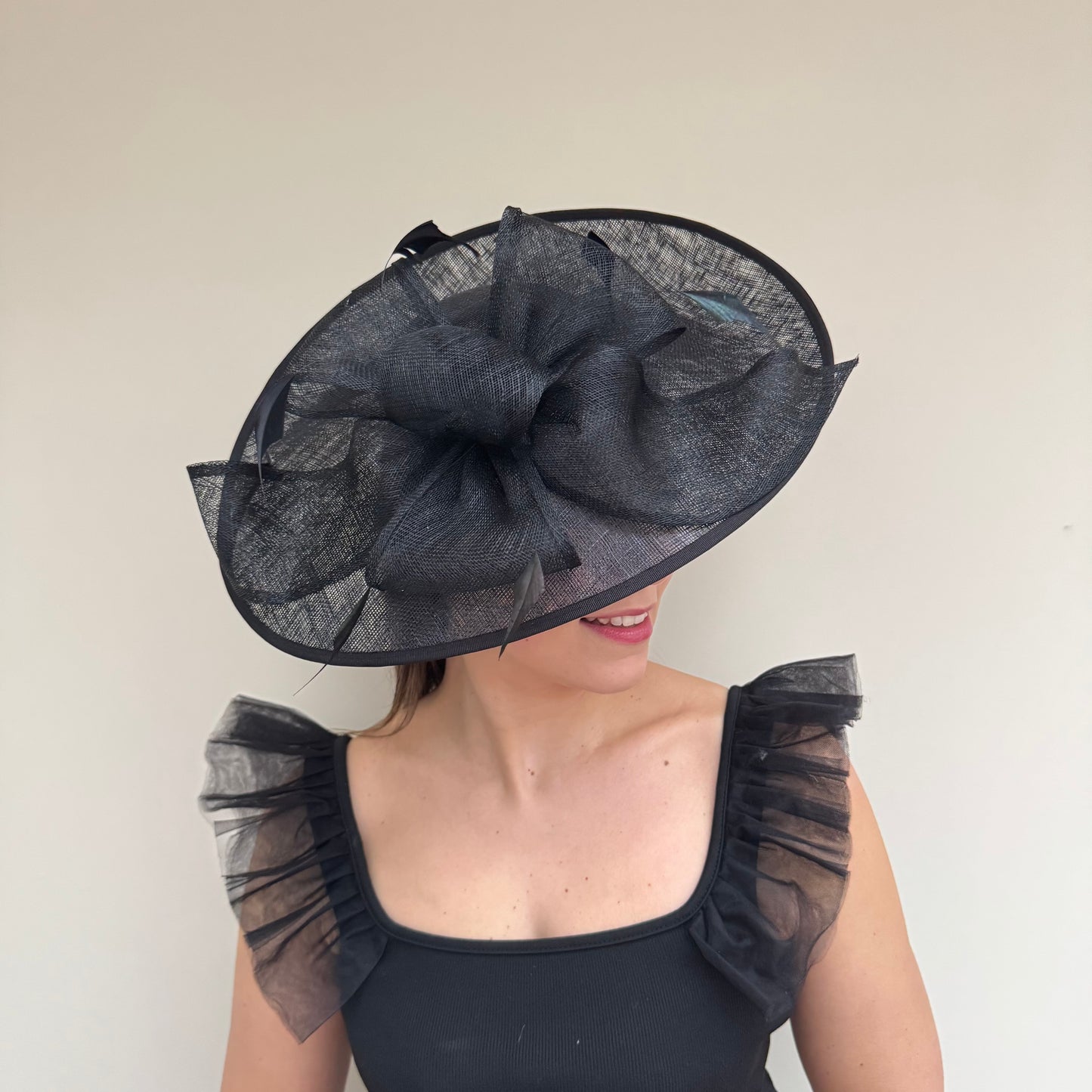 J Bees JB18/100 Hatinator in Black