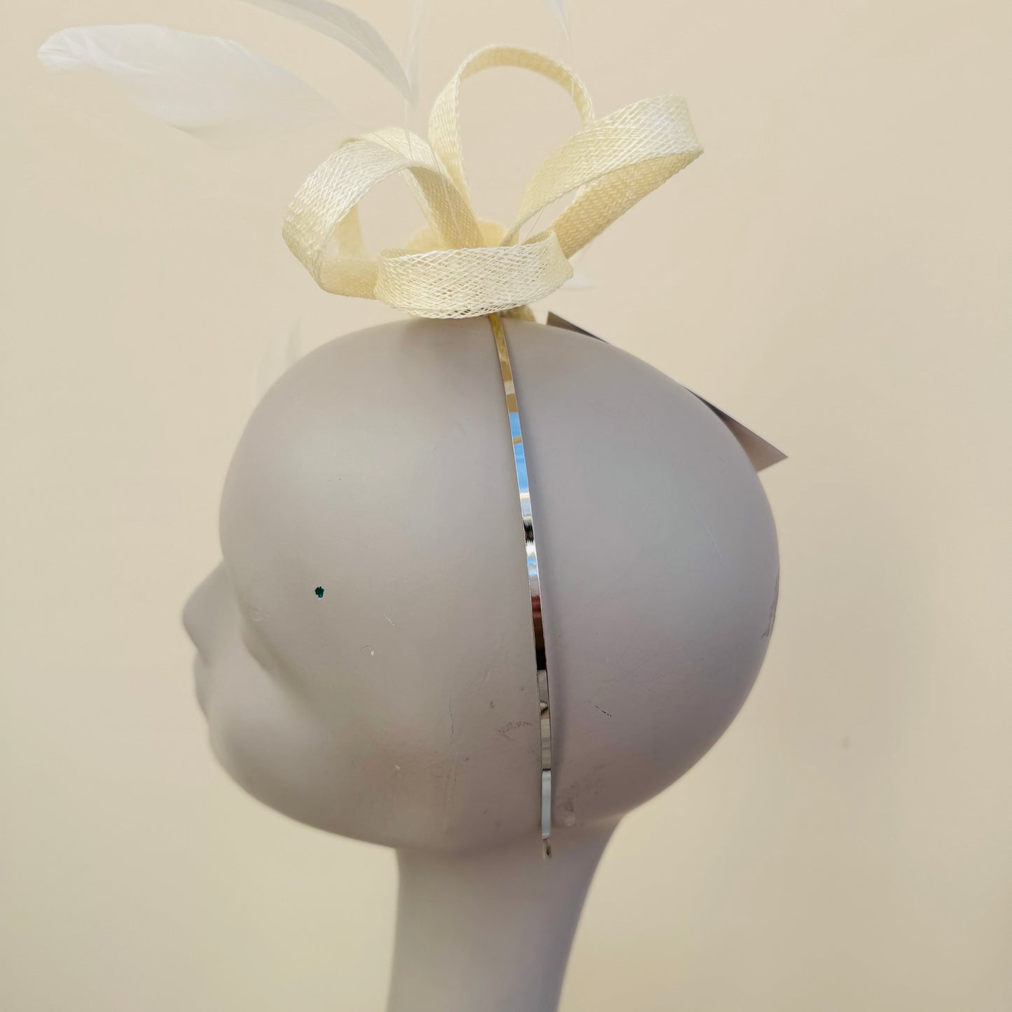 J Bees JB22/238 Fascinator On Headband In Neutrals & Ivory