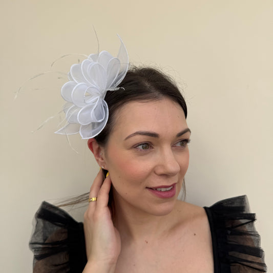 J Bees 9826 White Clip Fascinator