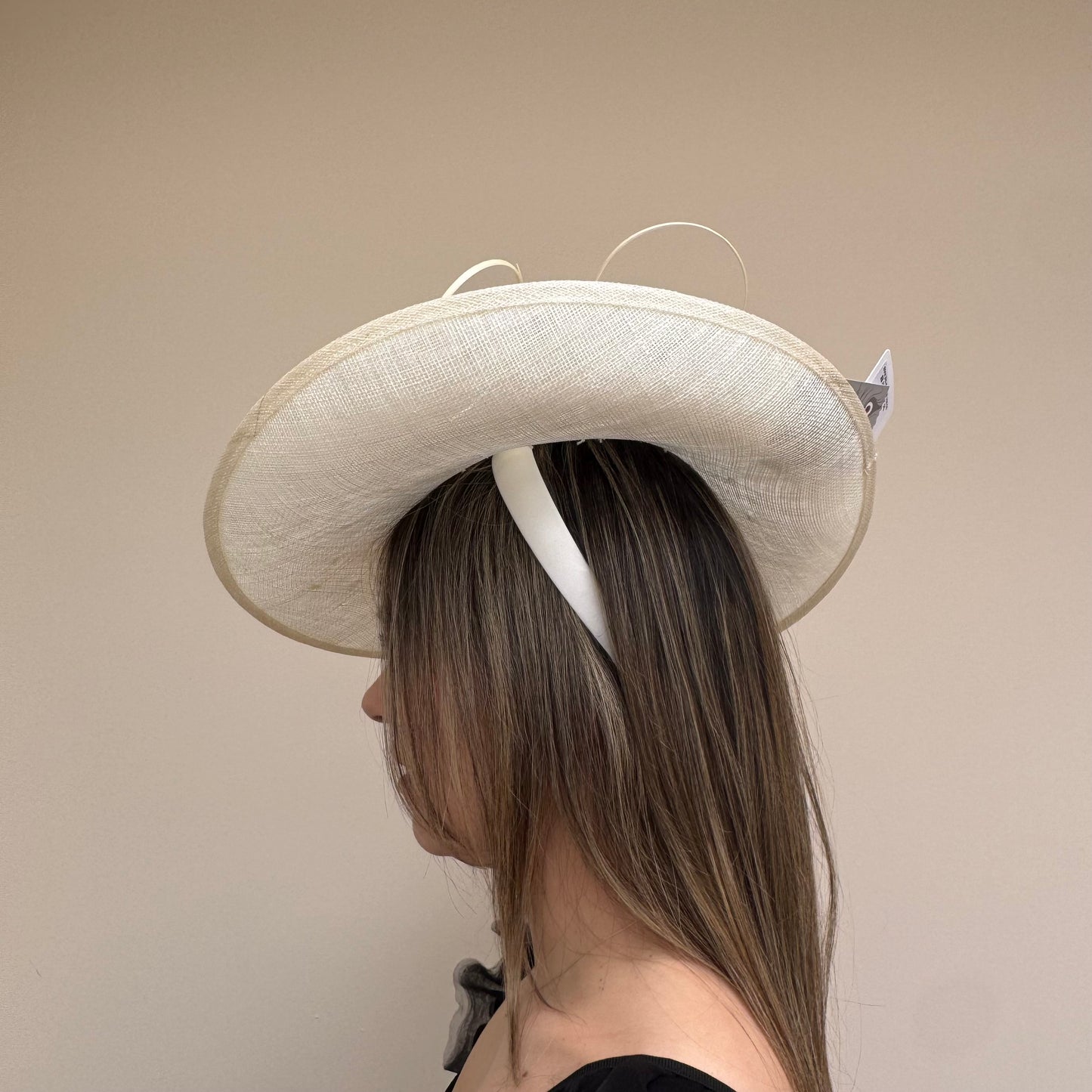 J Bees JB26/133 Ivory Hatinator with Pearls