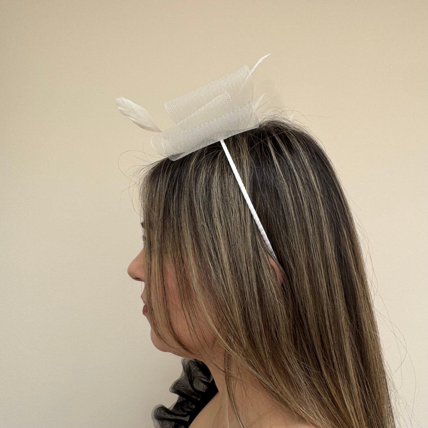 J Bees JB25/69A Ivory Fascinator with sparkle