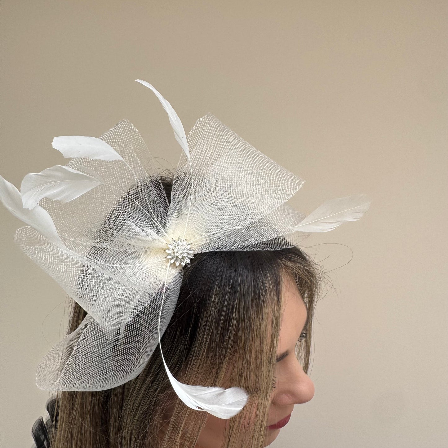 J Bees JB25/69A Ivory Fascinator with sparkle