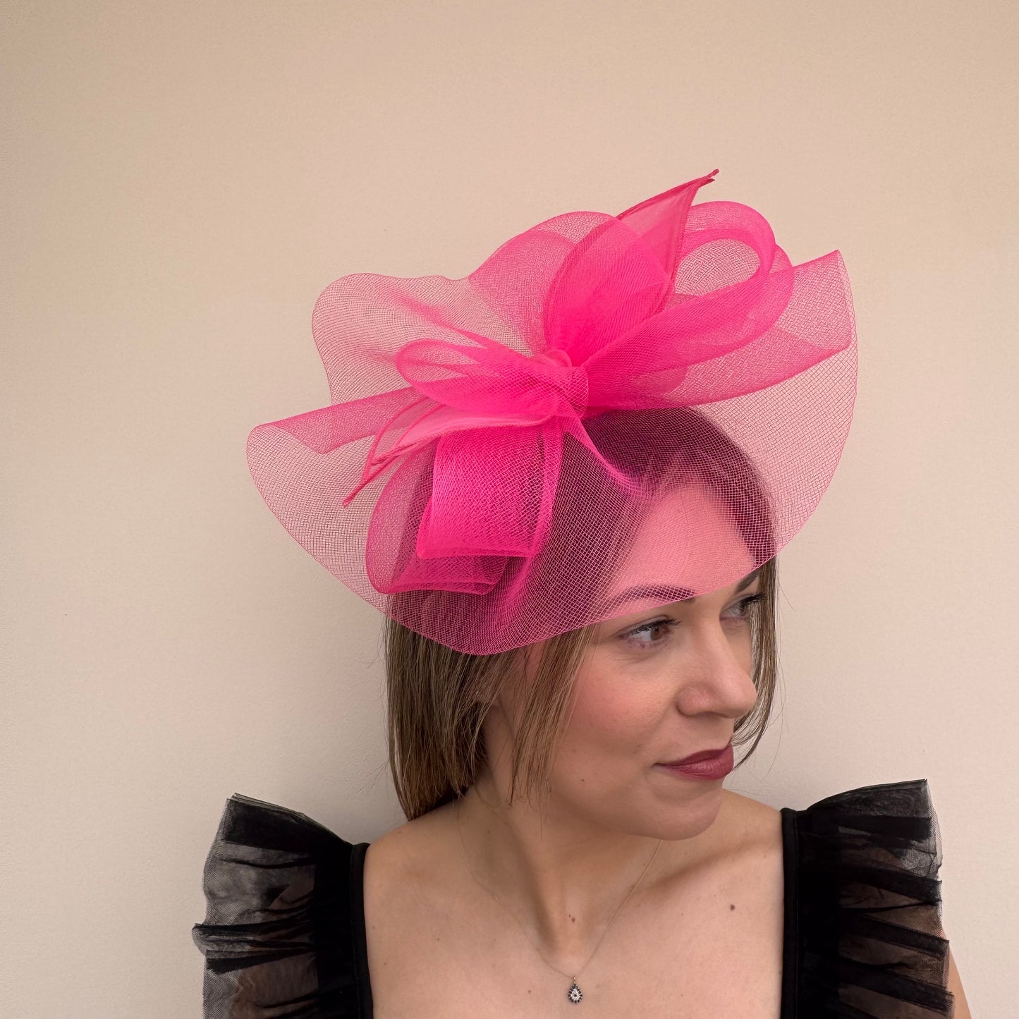 J Bees JB22/72 Hot Pink Net Fascinator