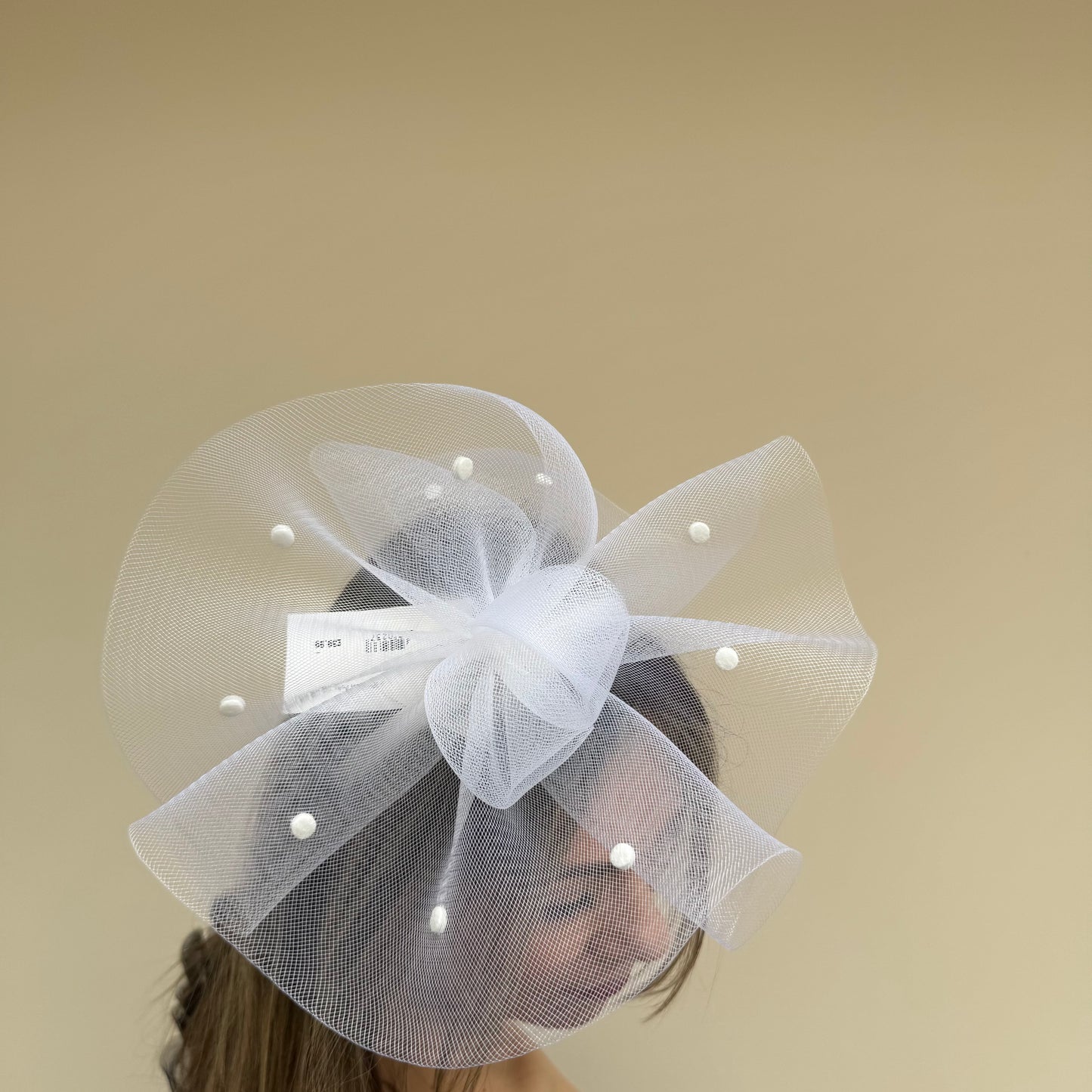 J Bees JB26/125 White Net Polka Dot Fascinator