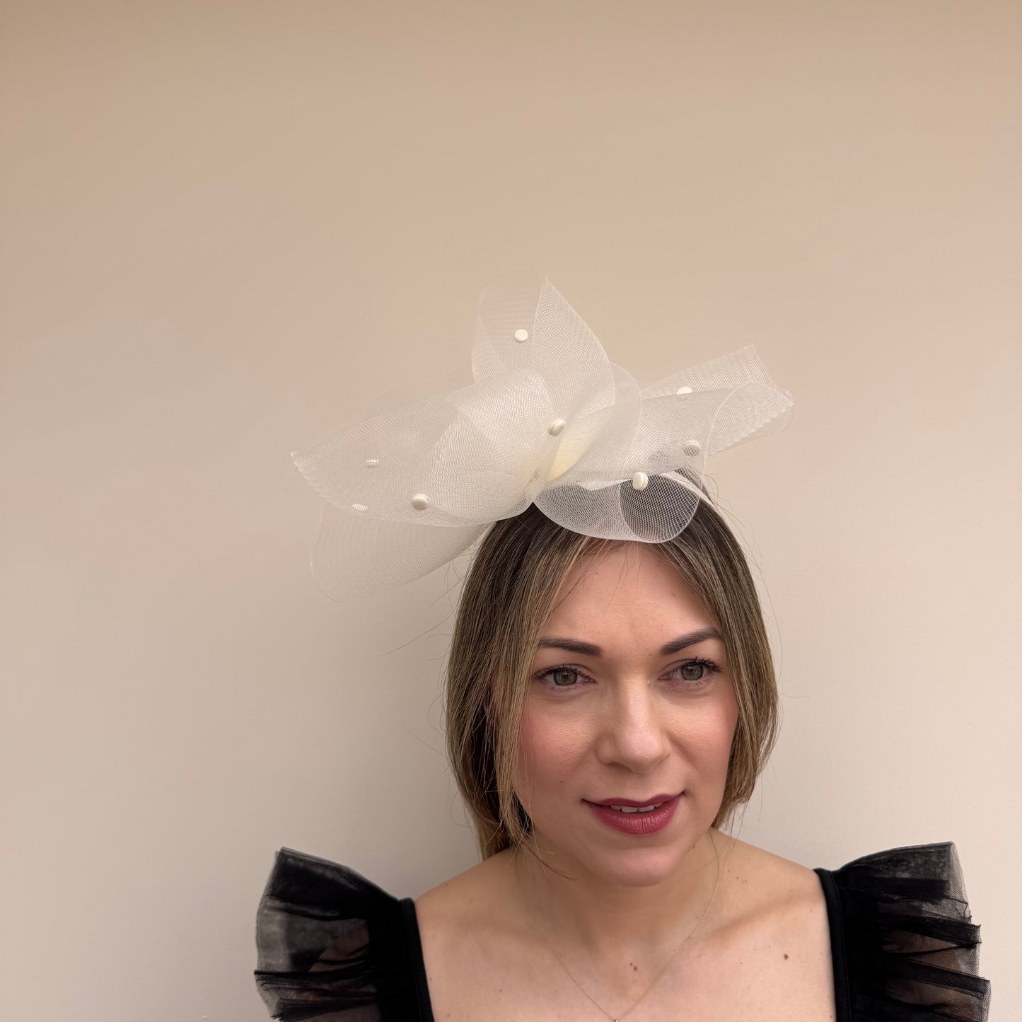 J Bees JB26/125 Ivory Net Polka Dot Fascinator