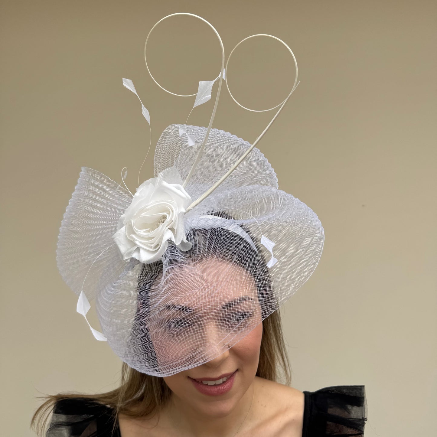J Bees JB26/114 White Mesh Fascinator